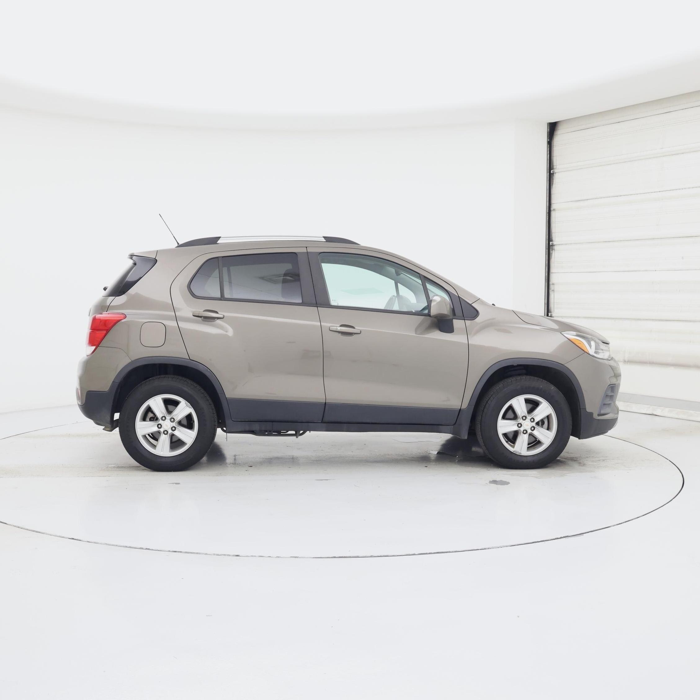 Thumbnail: 2022 Chevrolet Trax - 7