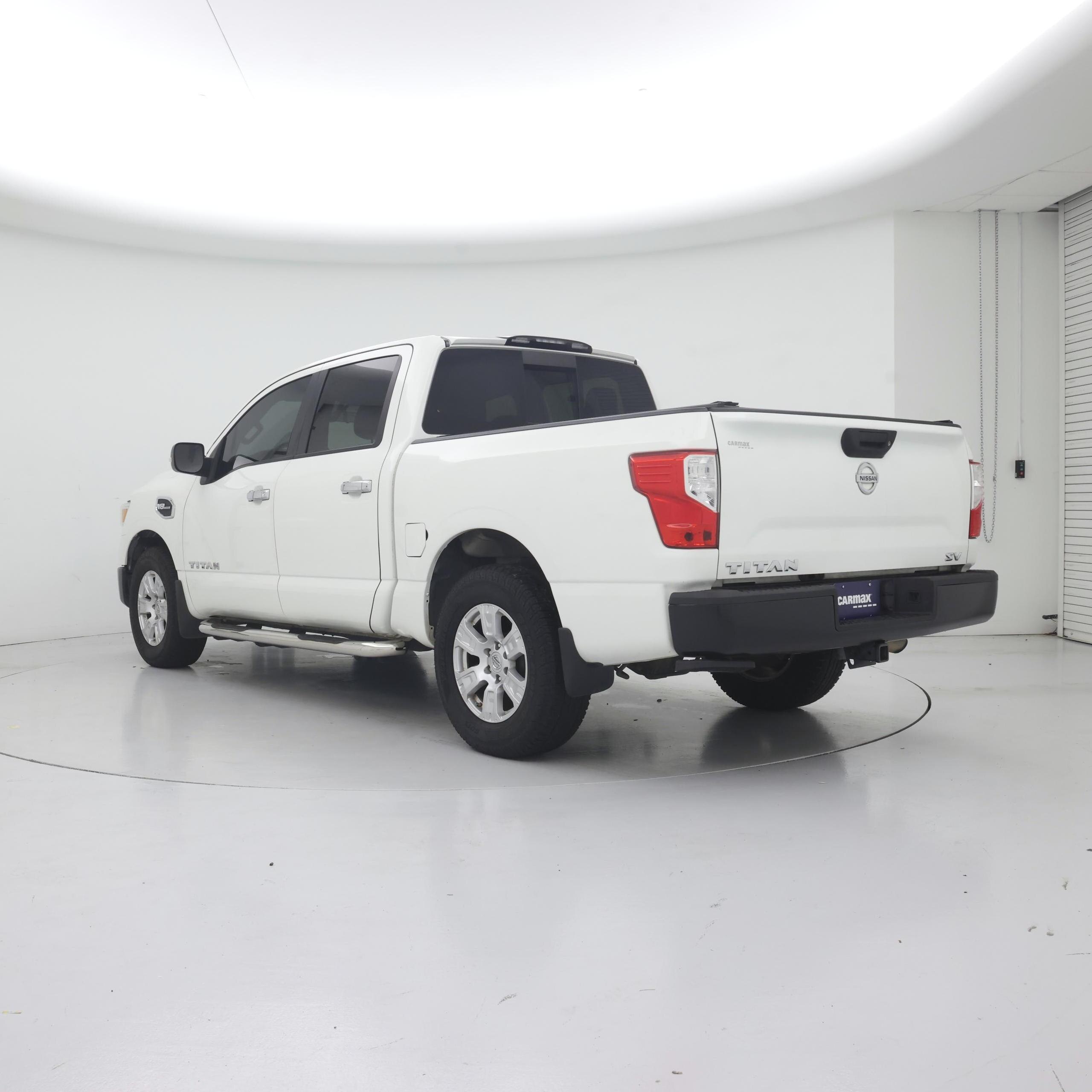 Thumbnail: 2017 Nissan Titan - 2