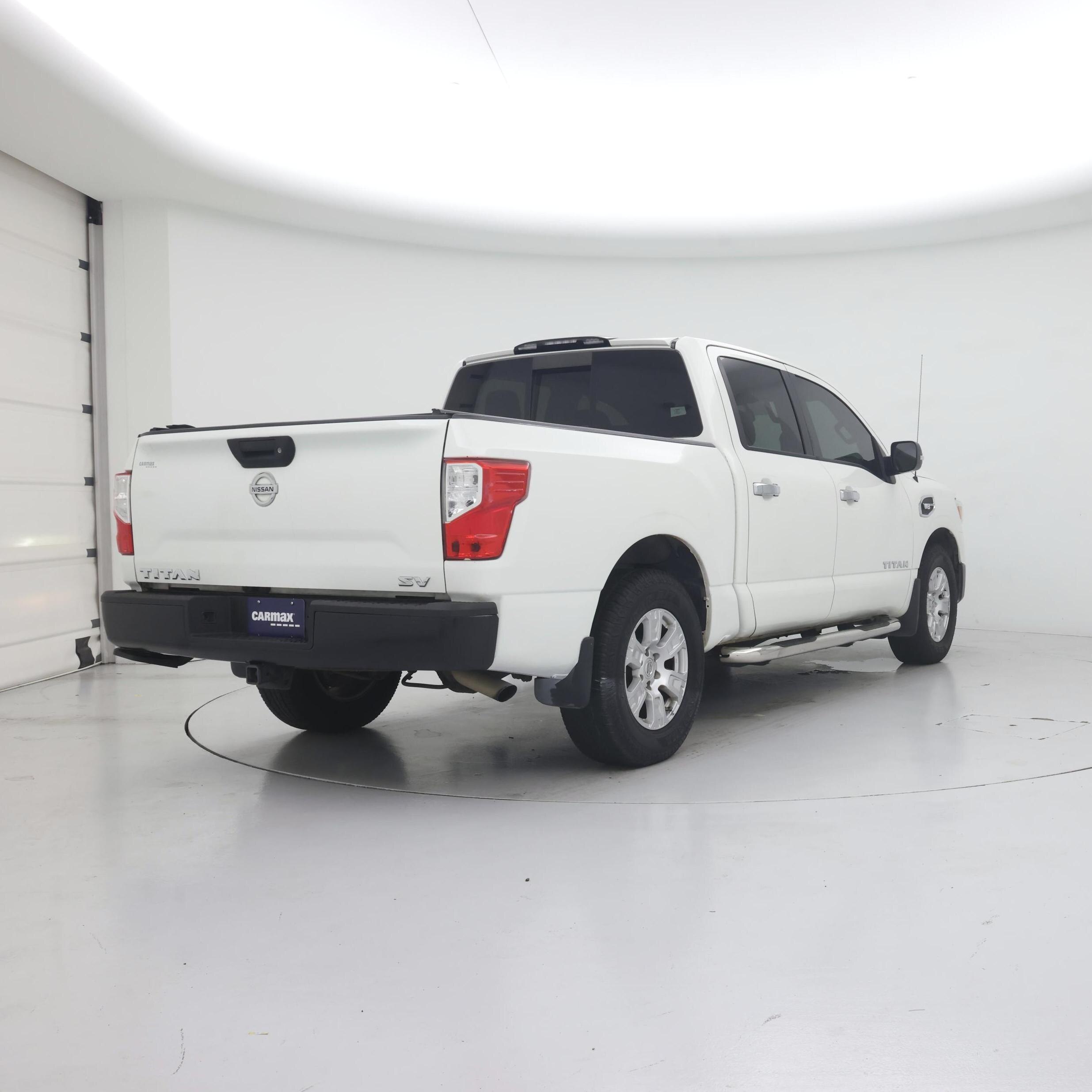 Thumbnail: 2017 Nissan Titan - 8
