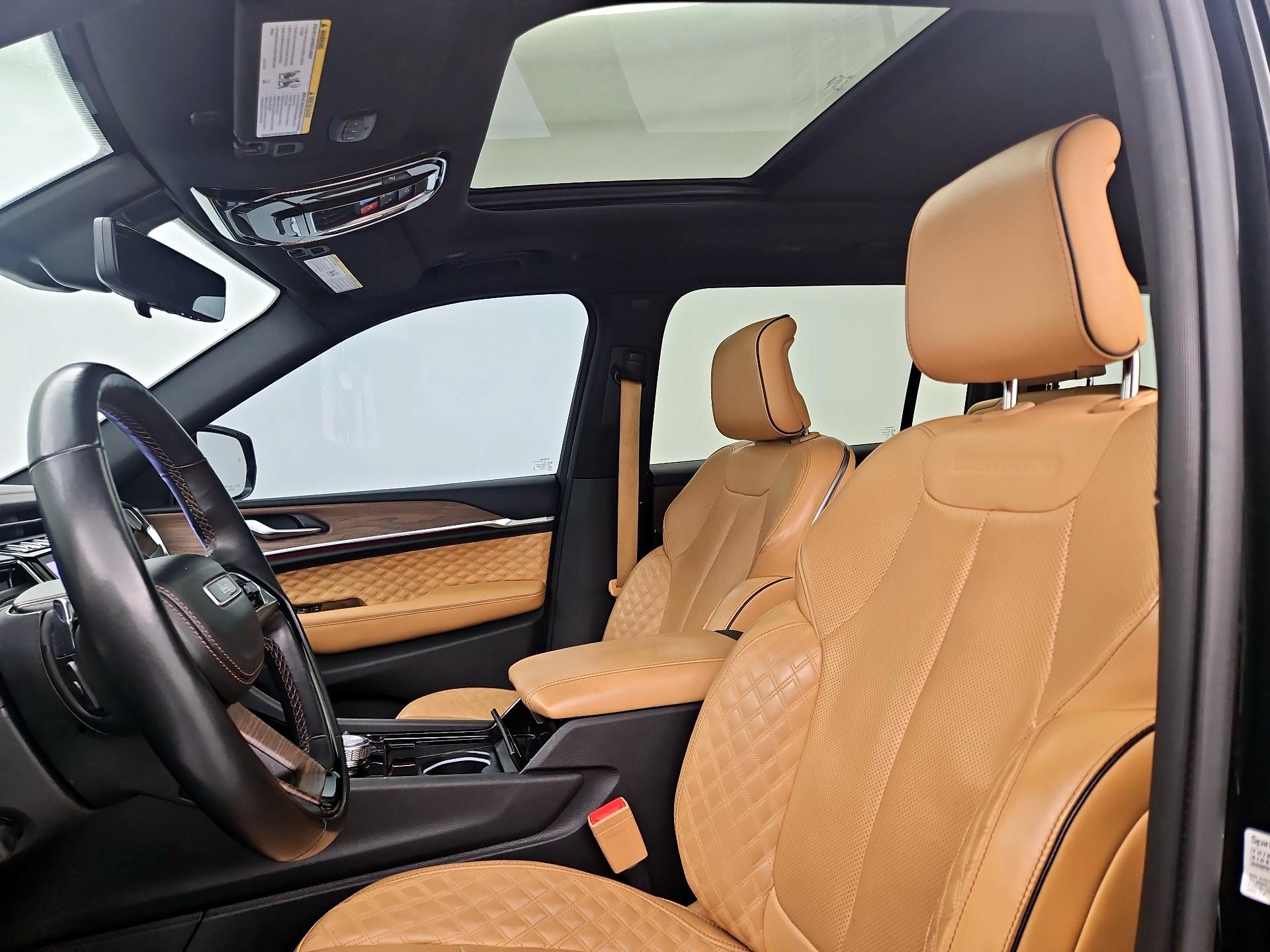 Thumbnail: 2023 Jeep Grand Cherokee L - 20
