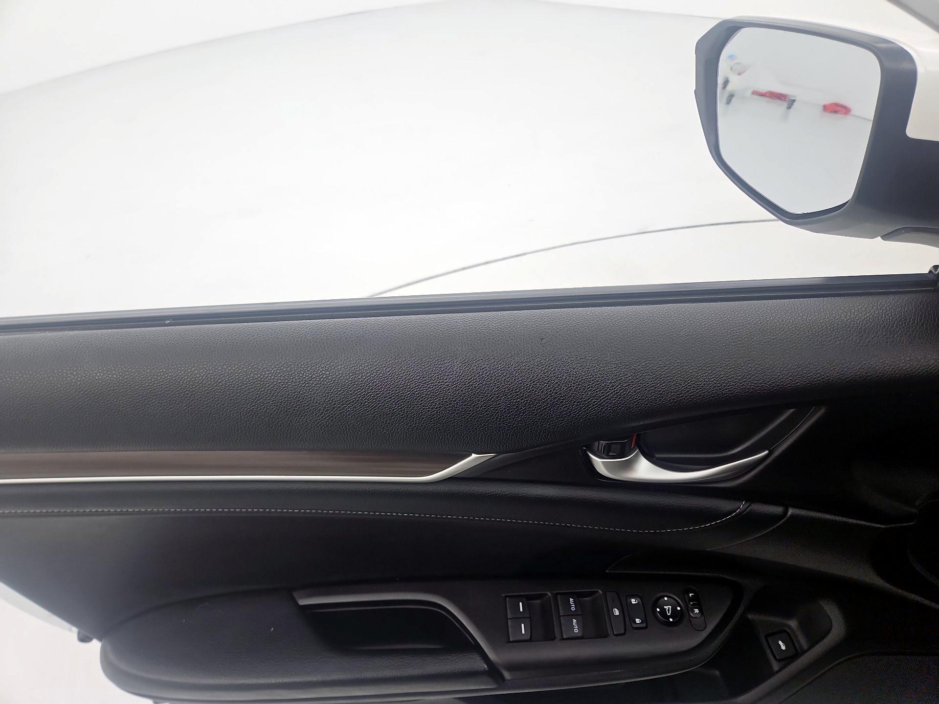 Thumbnail: 2019 Honda Civic - 12