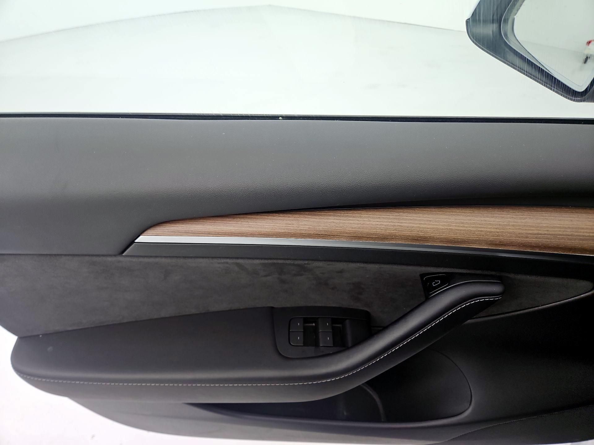 Thumbnail: 2022 Tesla Model 3 - 12