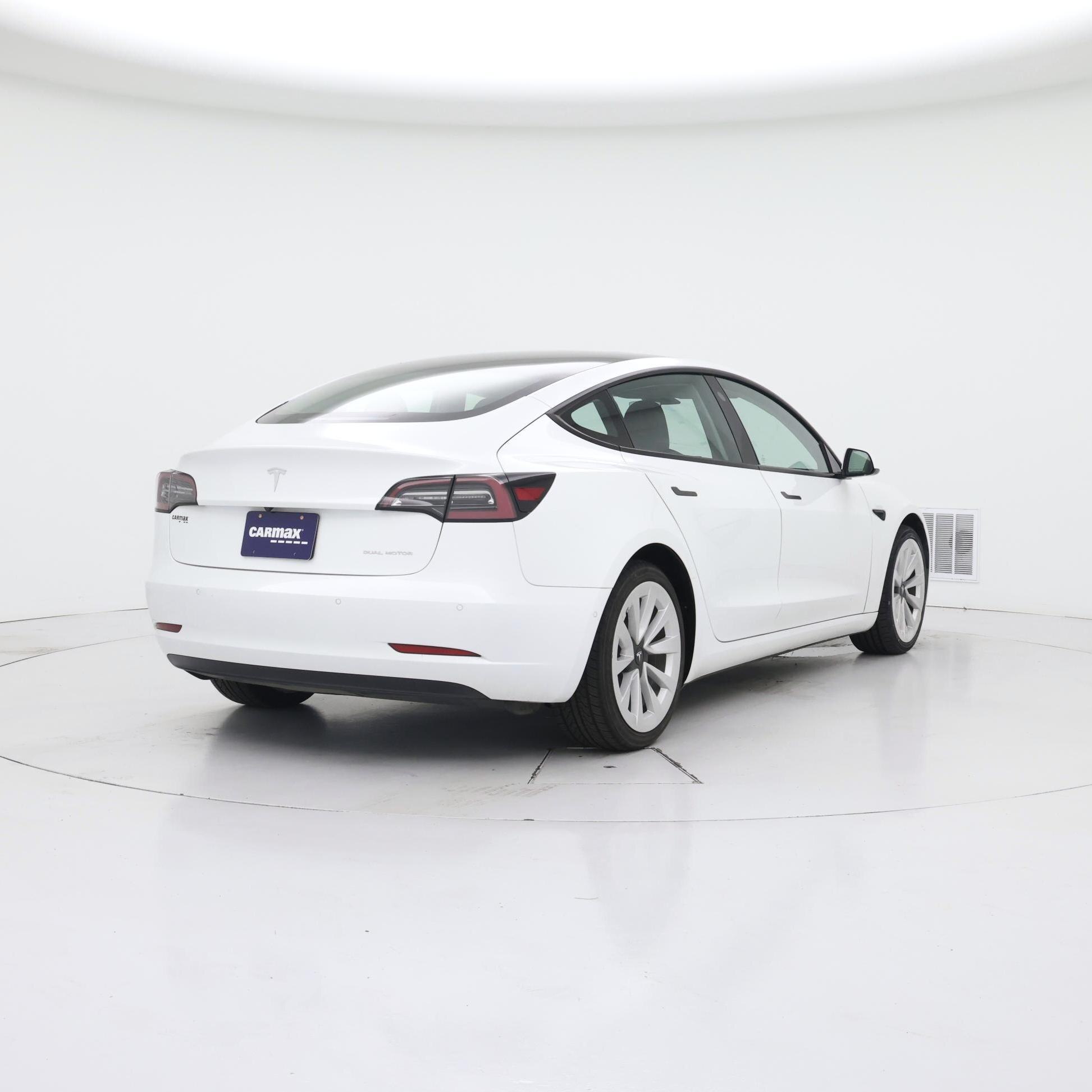 Thumbnail: 2022 Tesla Model 3 - 8