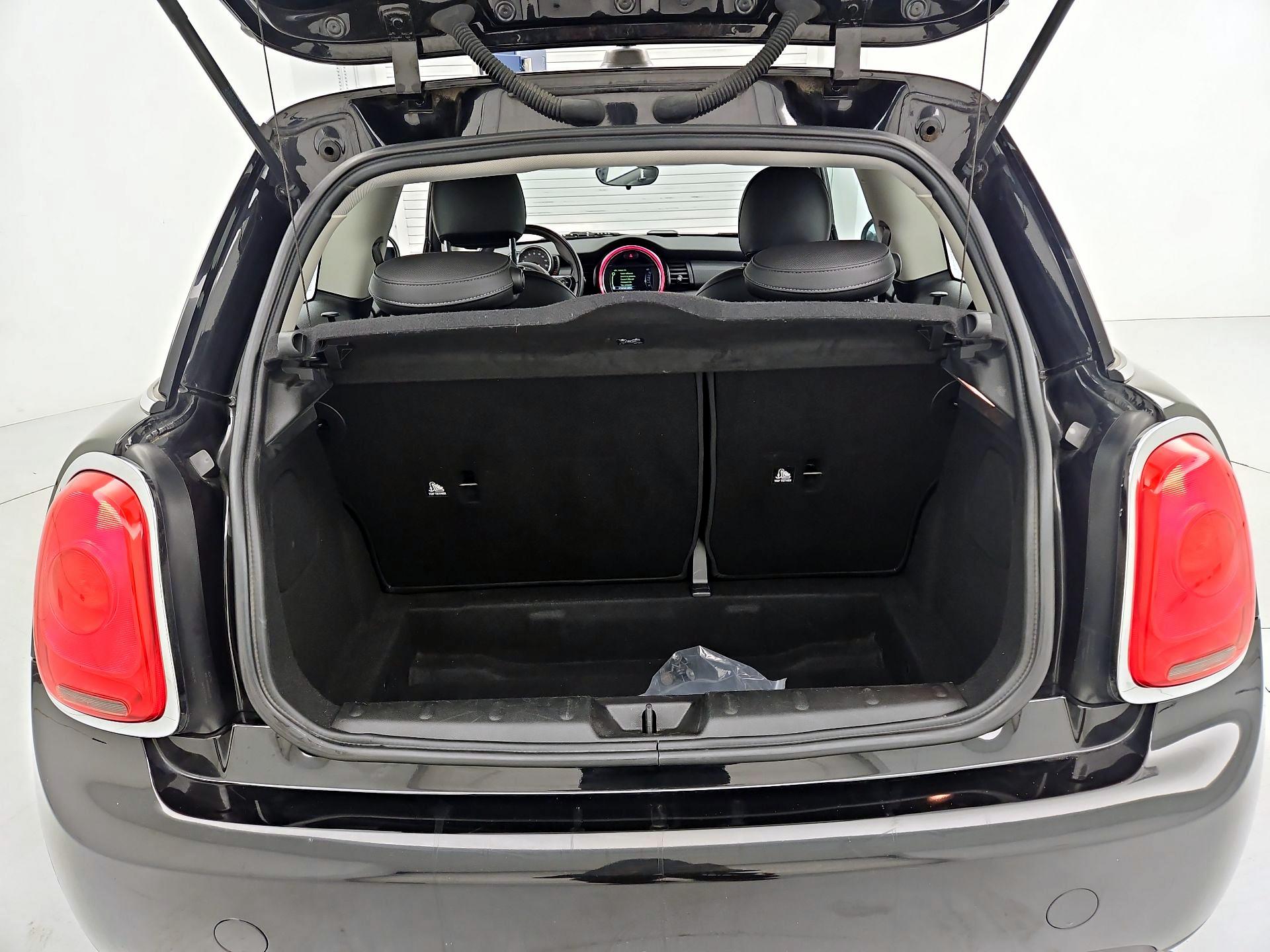Thumbnail: 2017 MINI Cooper Hardtop - 18
