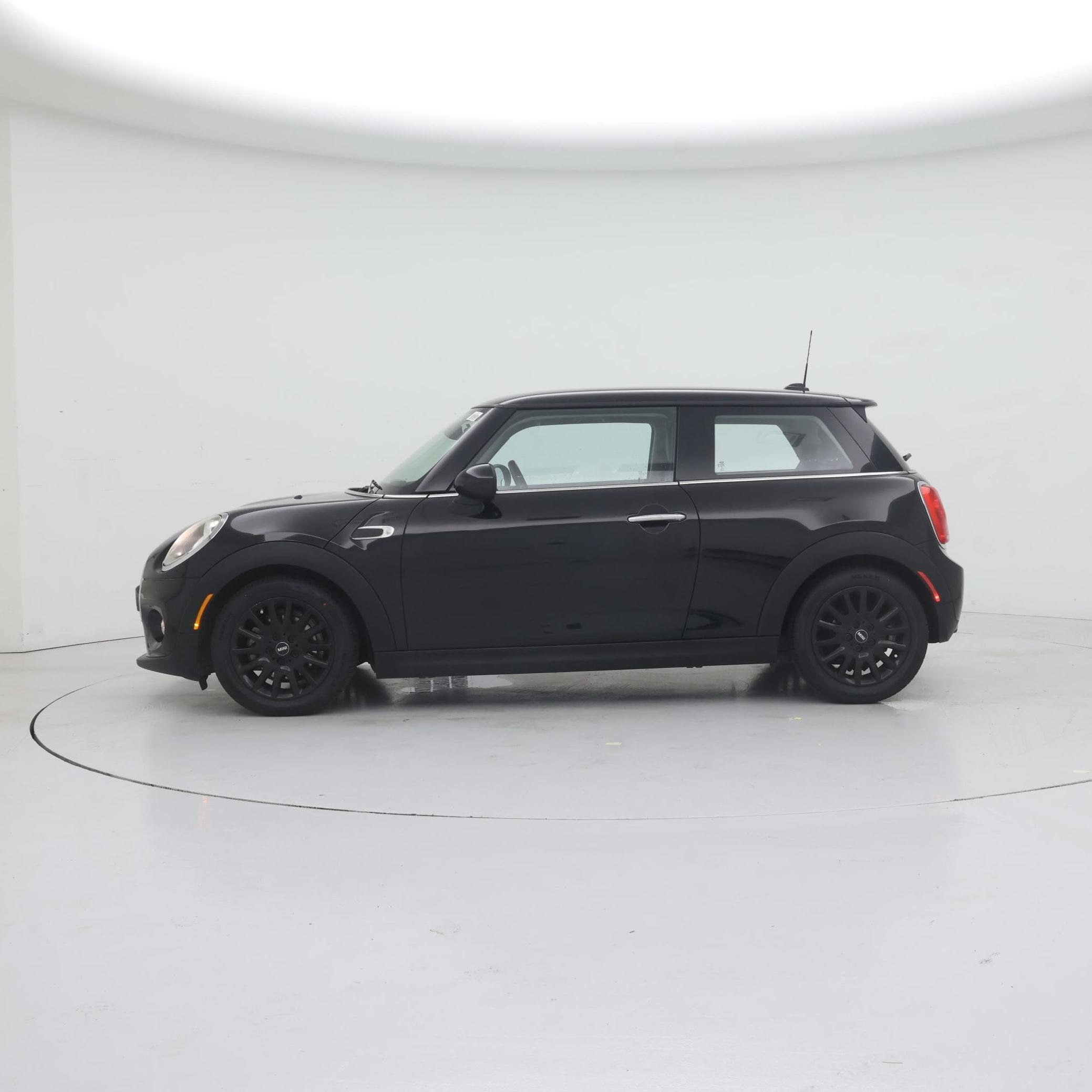 Thumbnail: 2017 MINI Cooper Hardtop - 3