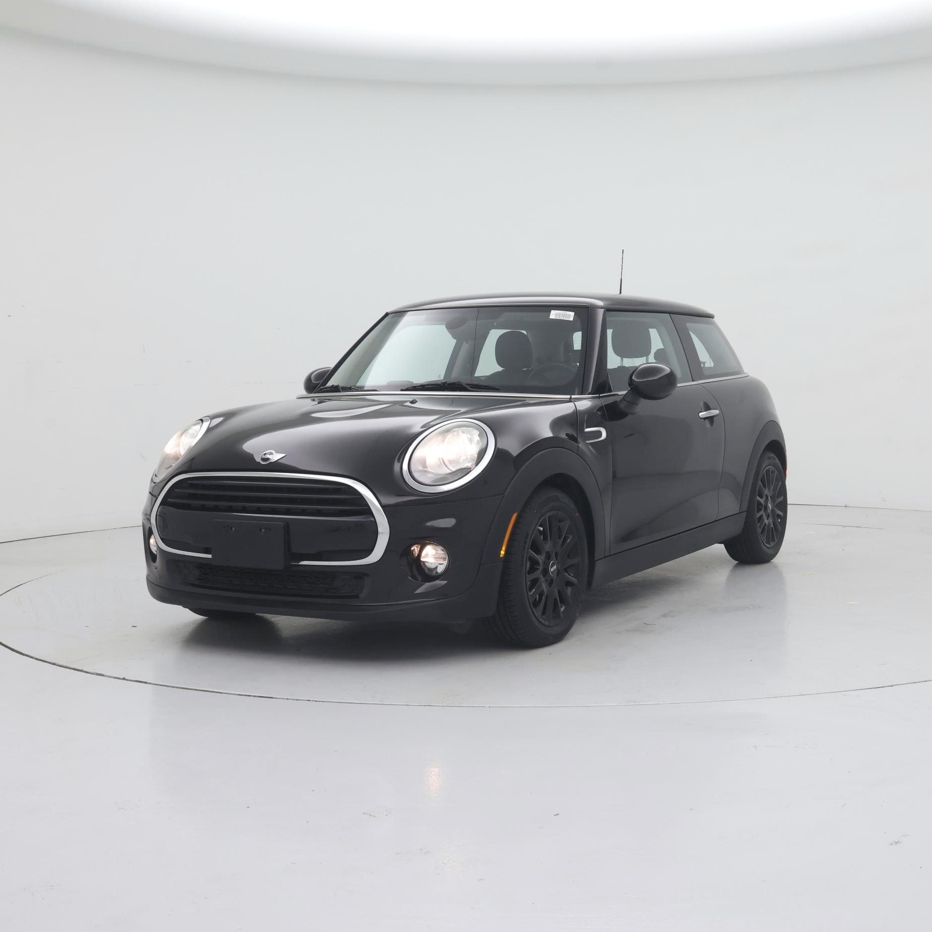 Thumbnail: 2017 MINI Cooper Hardtop - 4