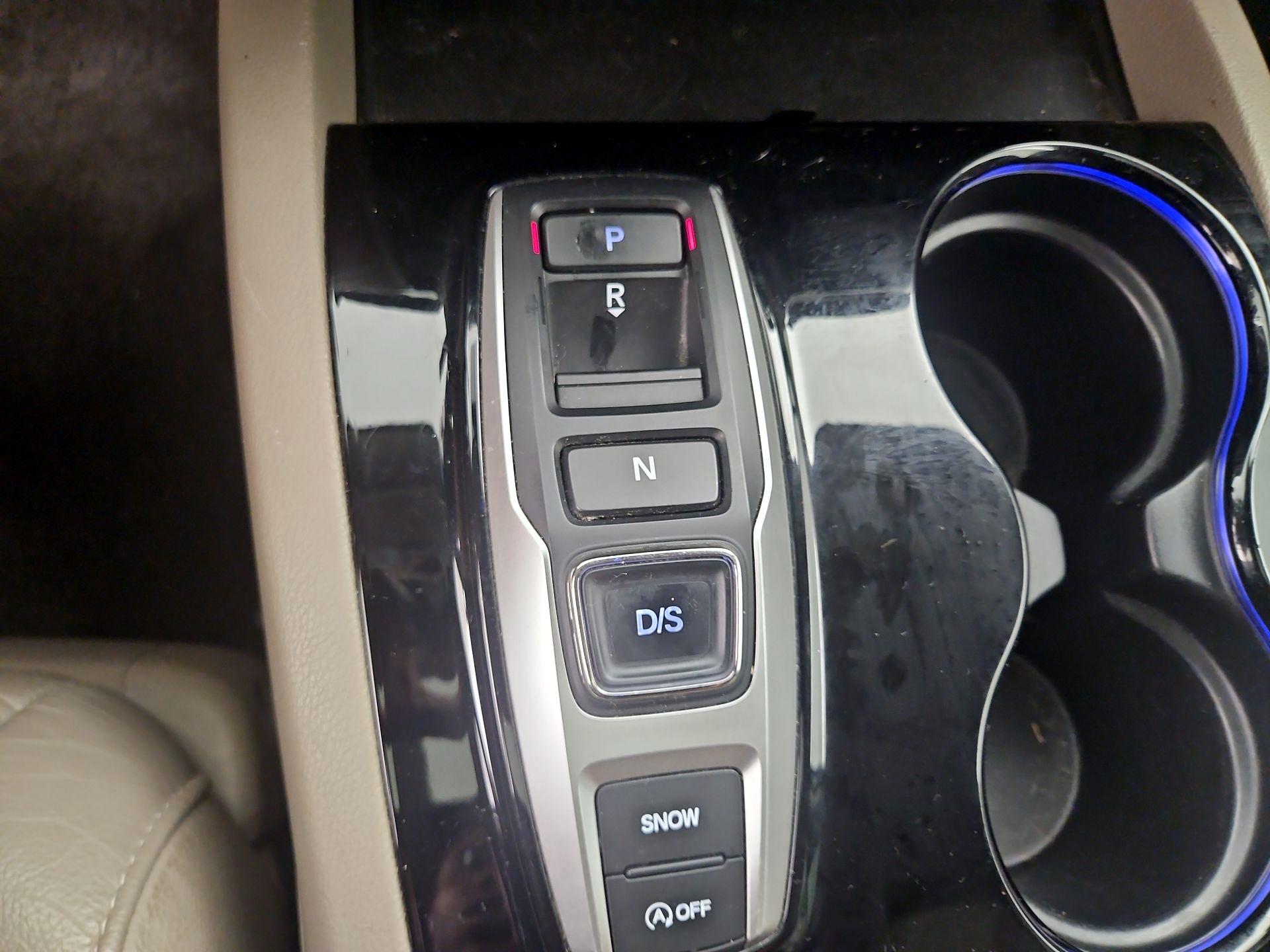 Thumbnail: 2016 Honda Pilot - 18