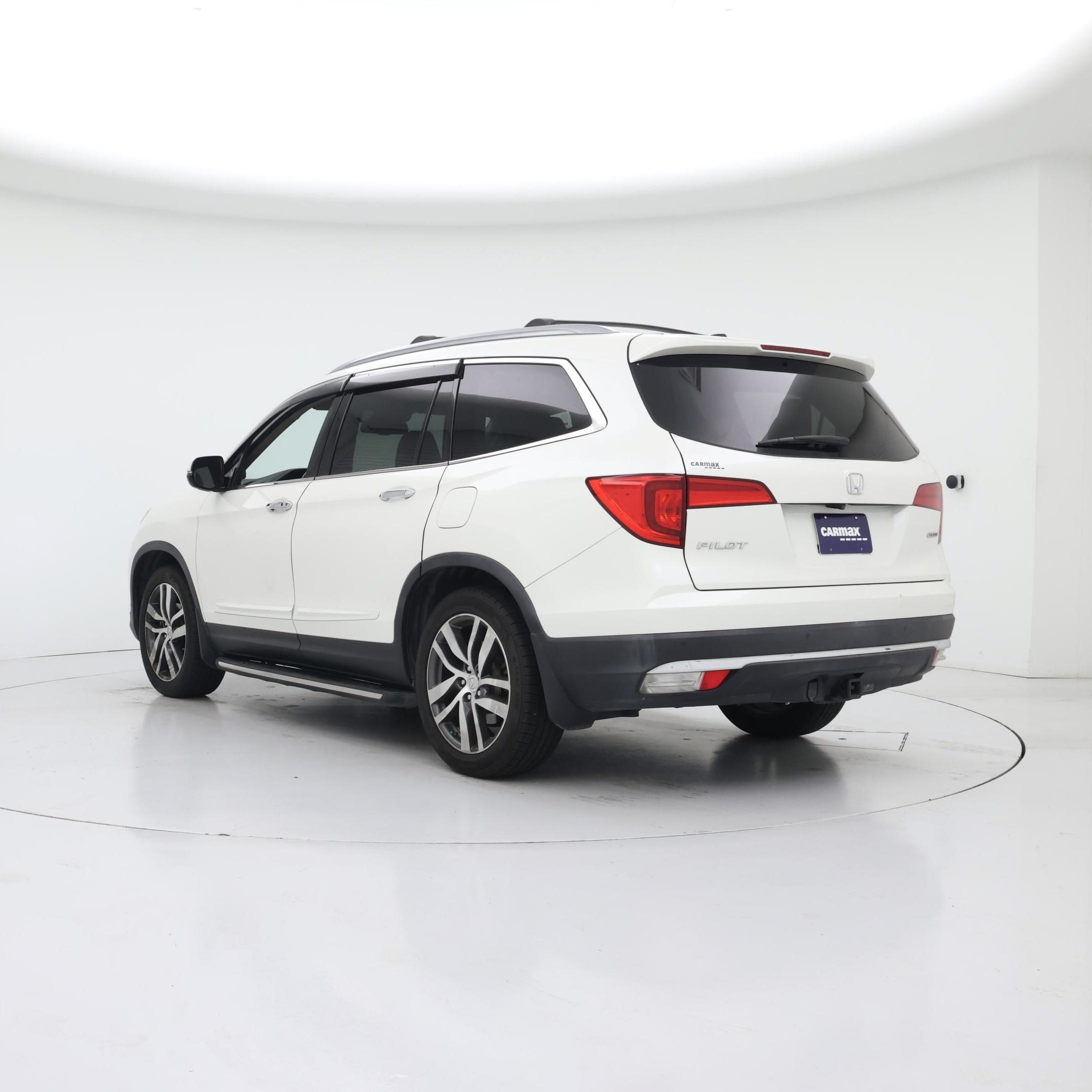 Thumbnail: 2016 Honda Pilot - 2