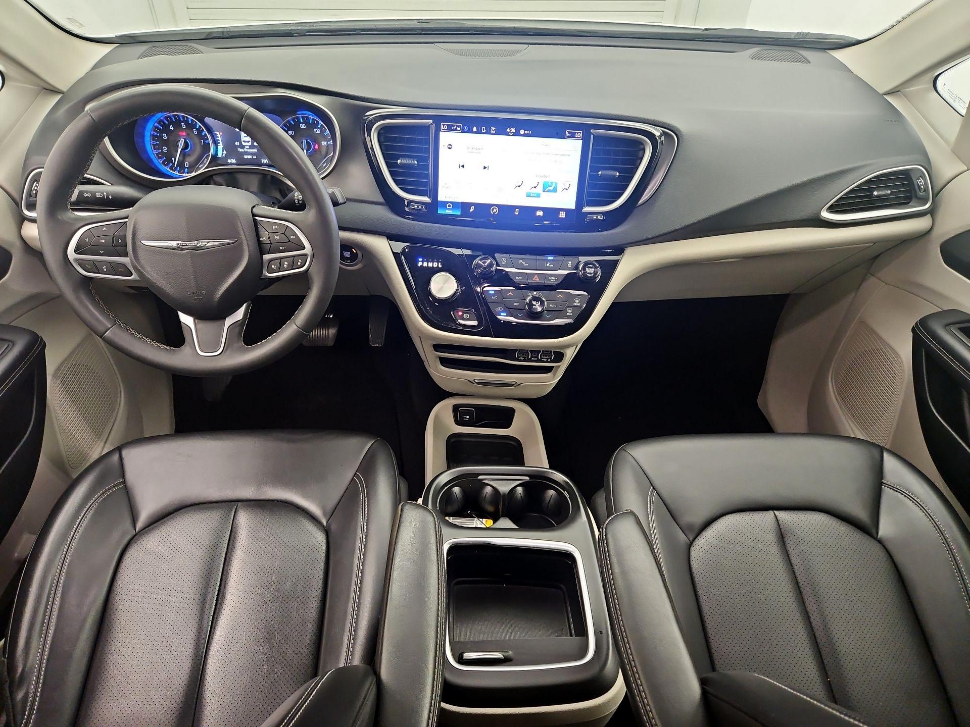 Thumbnail: 2023 Chrysler Pacifica - 9