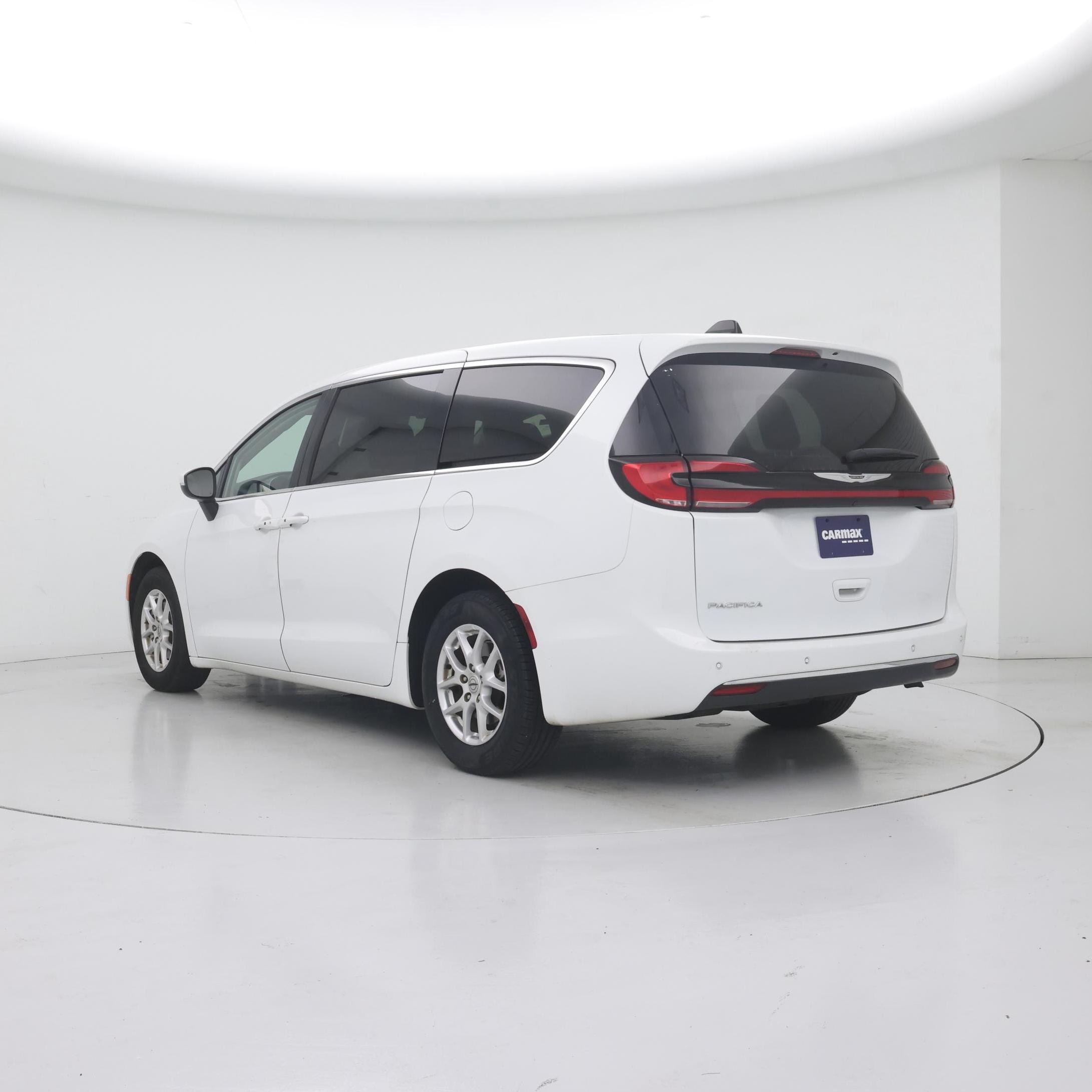 Thumbnail: 2023 Chrysler Pacifica - 2