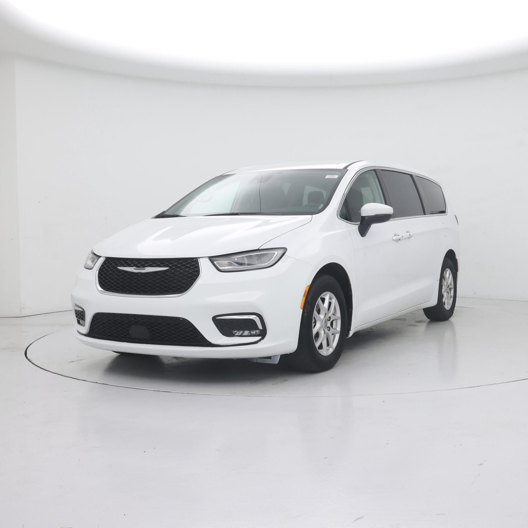Thumbnail: 2023 Chrysler Pacifica - 4