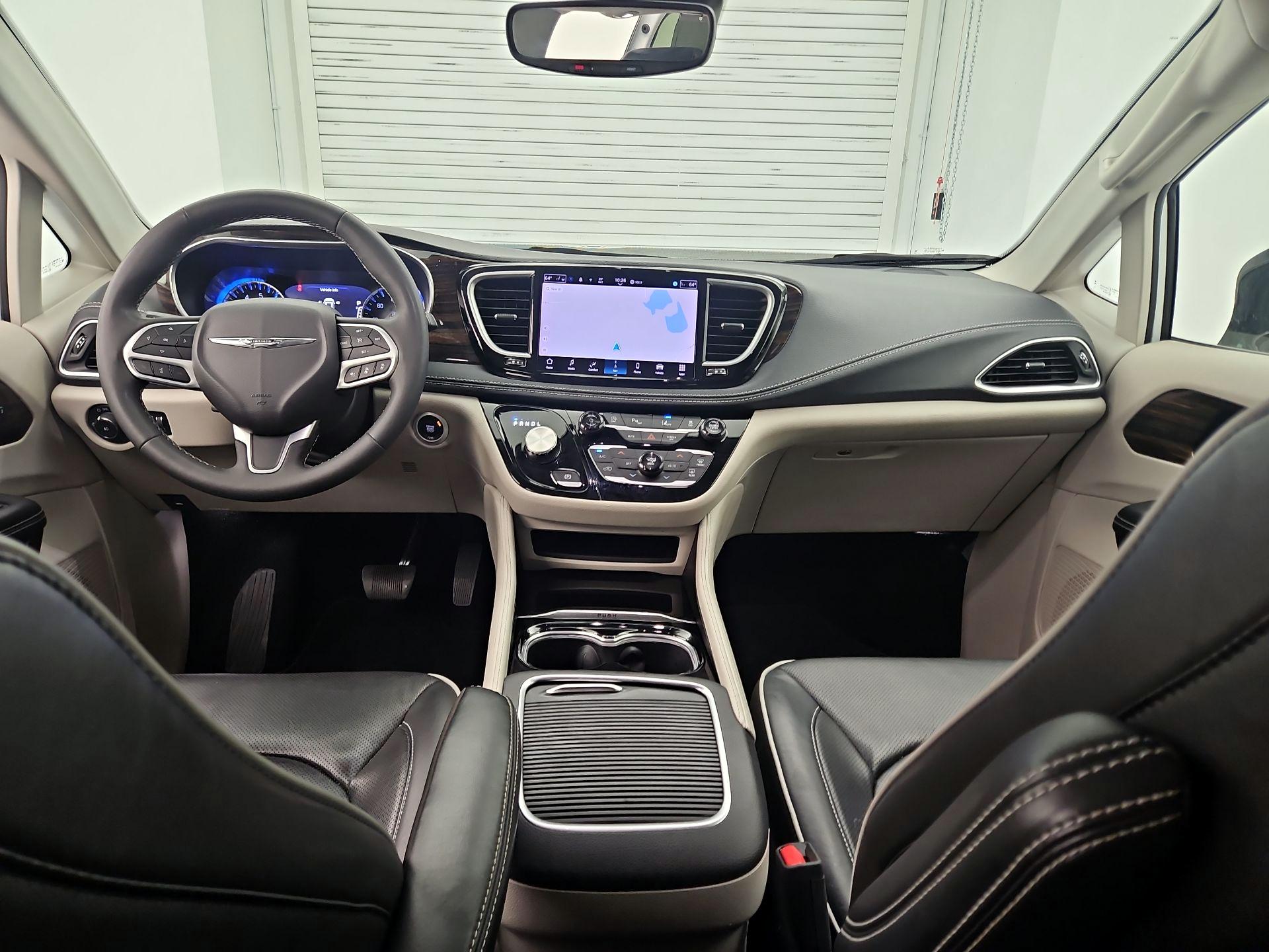 Thumbnail: 2024 Chrysler Pacifica - 9