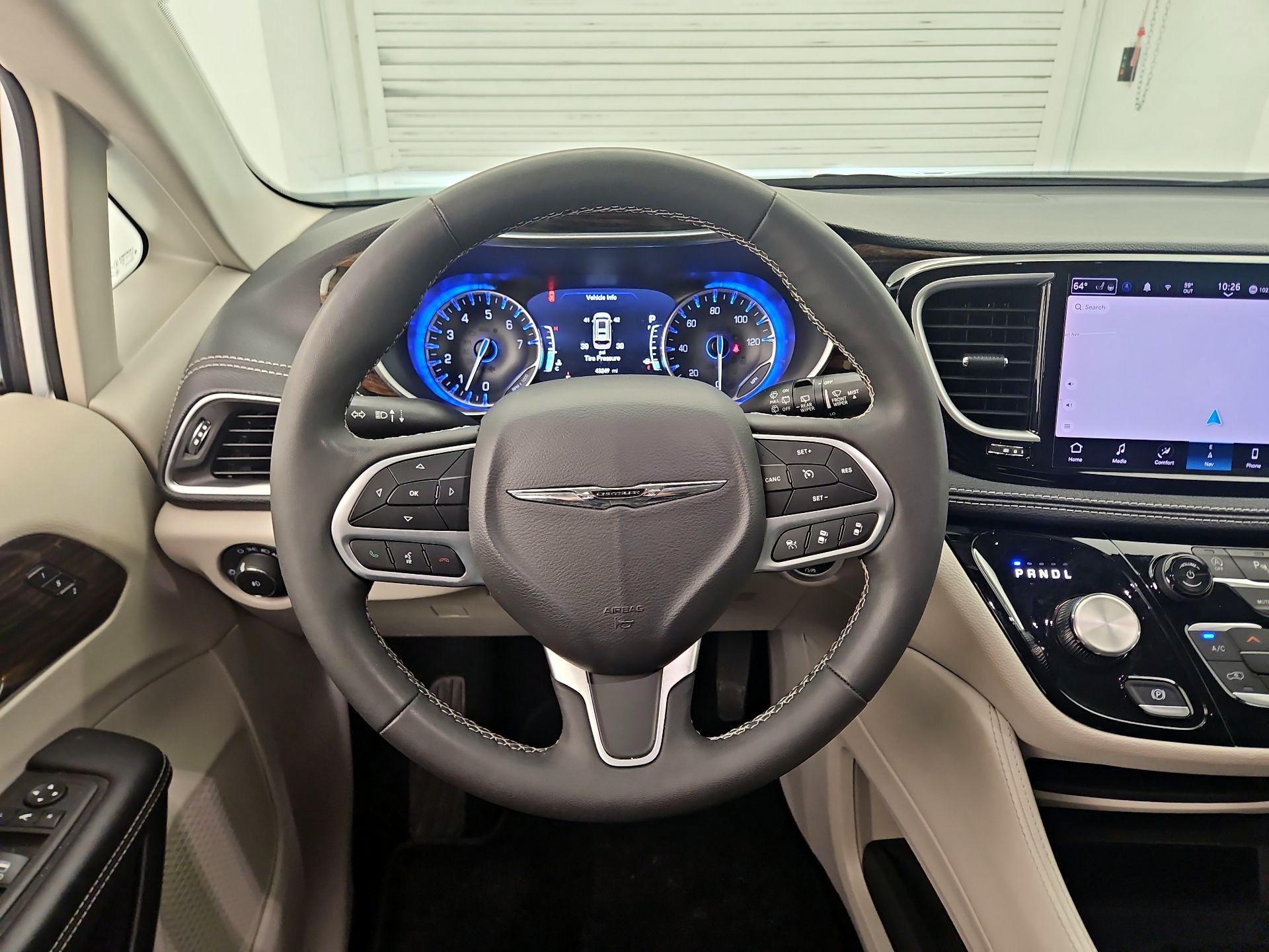 Thumbnail: 2024 Chrysler Pacifica - 10