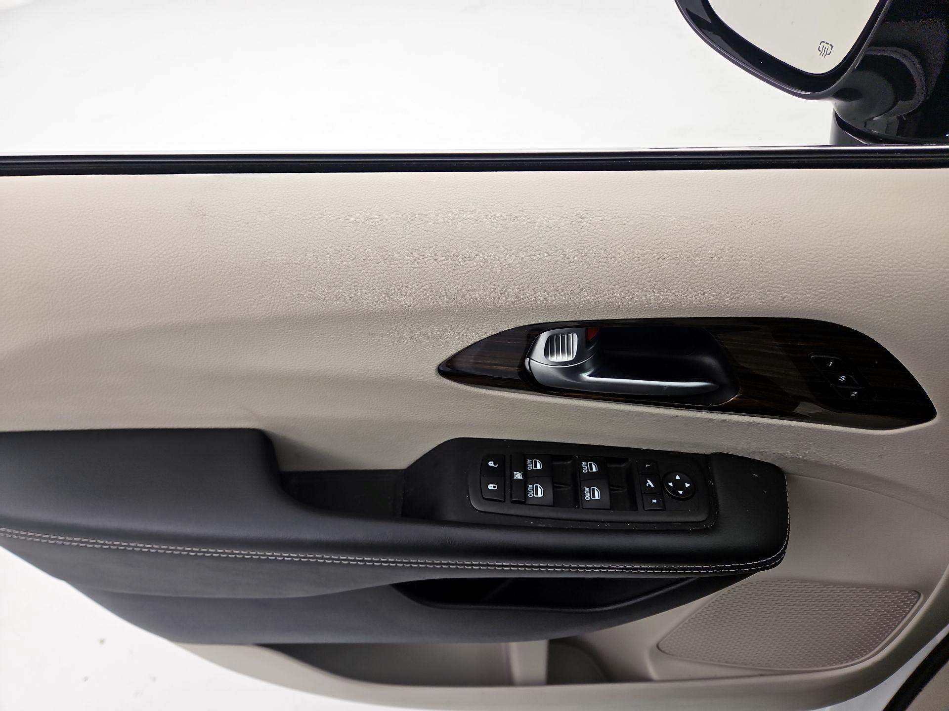 Thumbnail: 2024 Chrysler Pacifica - 12