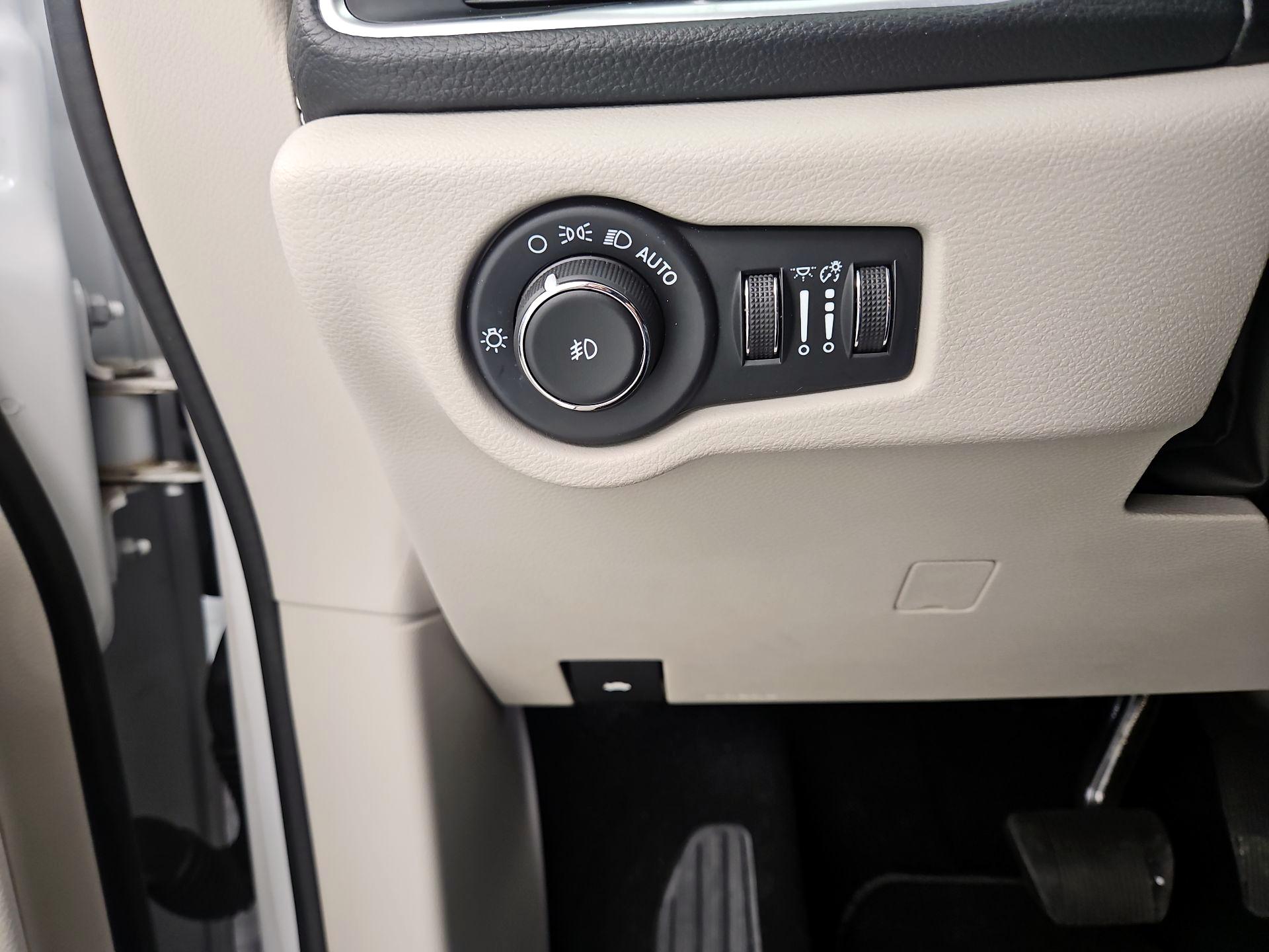 Thumbnail: 2024 Chrysler Pacifica - 13