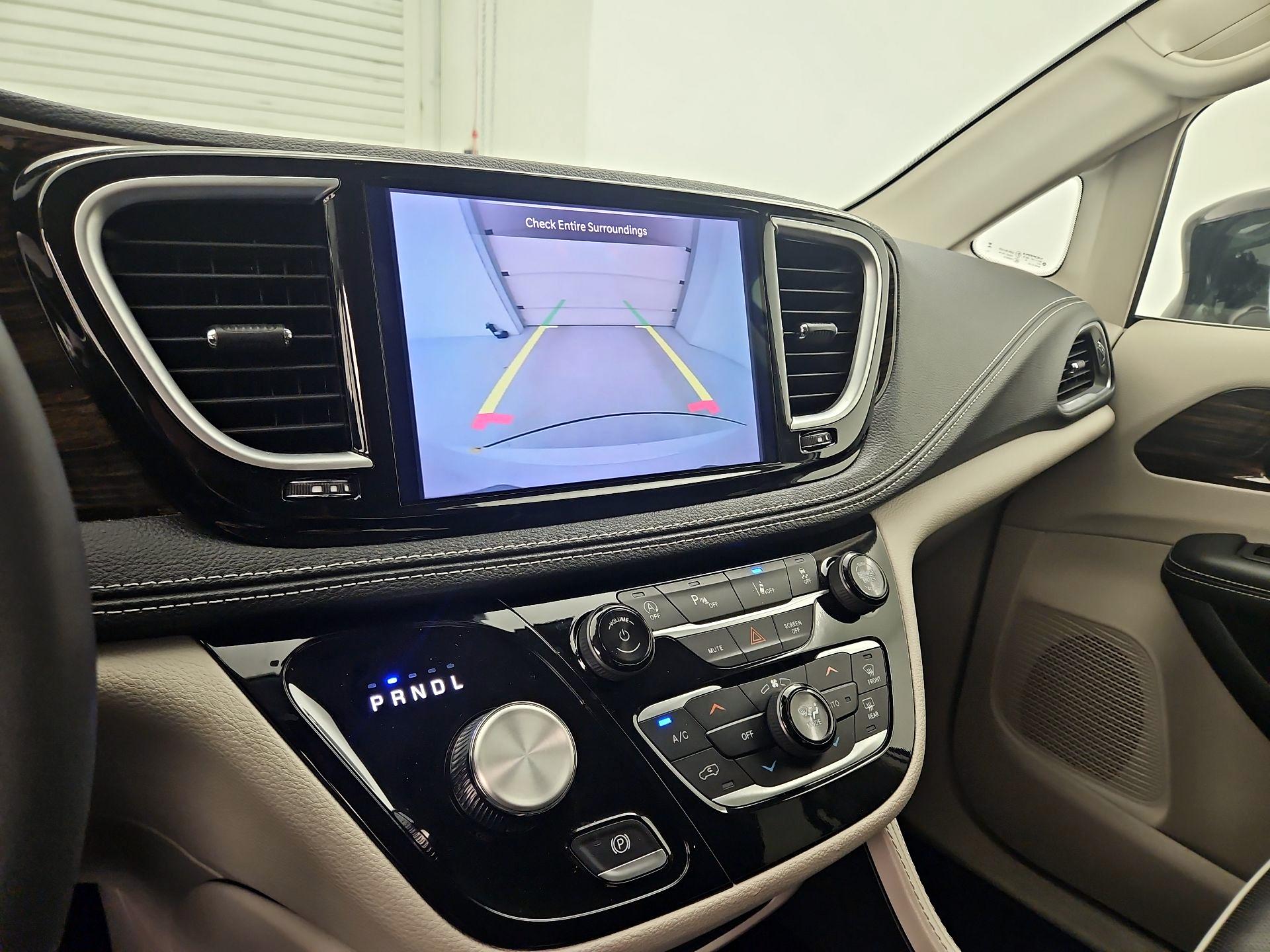 Thumbnail: 2024 Chrysler Pacifica - 15