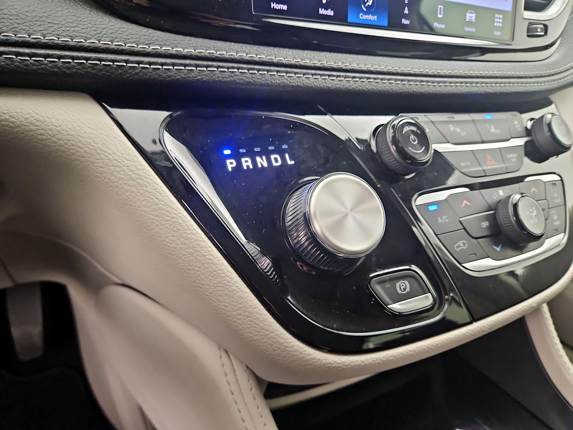Thumbnail: 2024 Chrysler Pacifica - 18