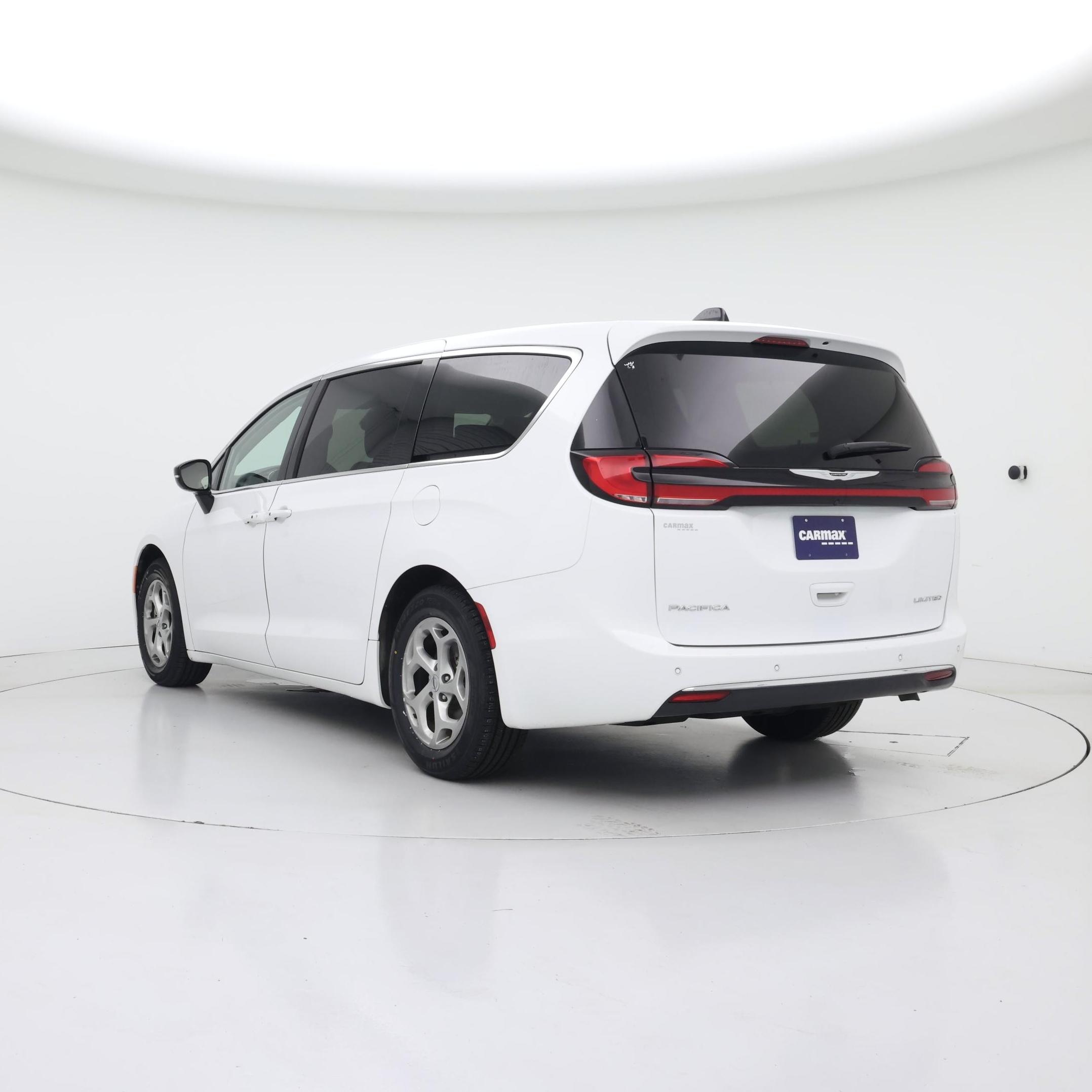 Thumbnail: 2024 Chrysler Pacifica - 2