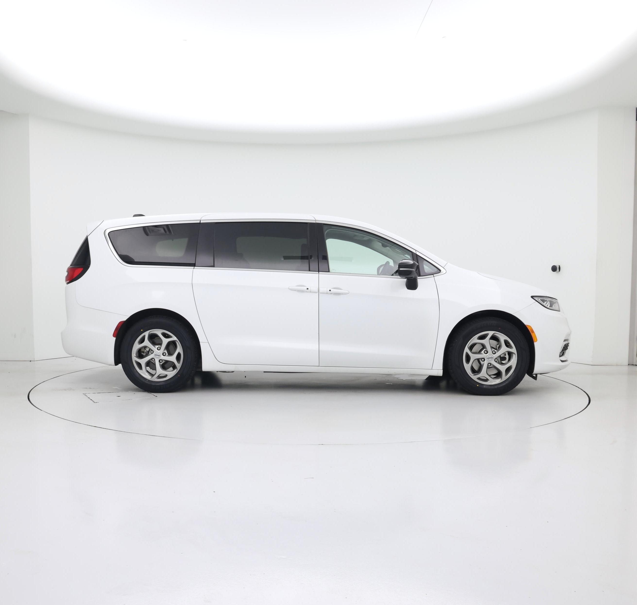 Thumbnail: 2024 Chrysler Pacifica - 7