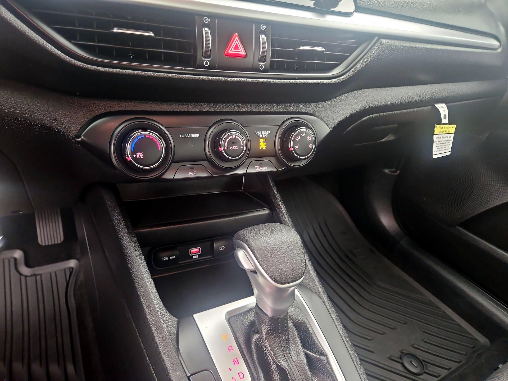 Thumbnail: 2024 Kia Forte - 16