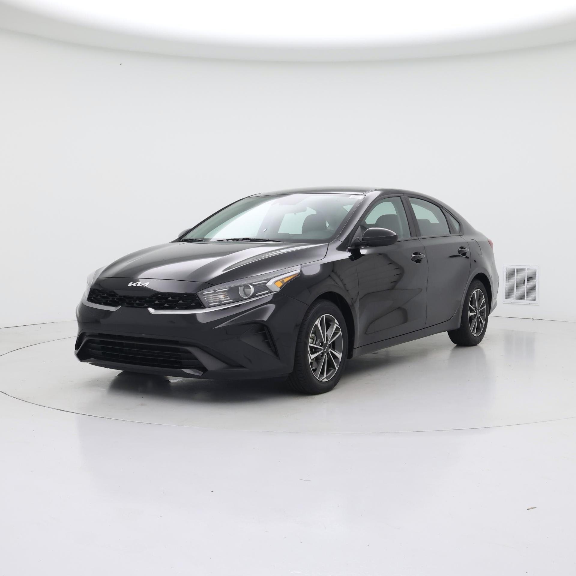 Thumbnail: 2024 Kia Forte - 4