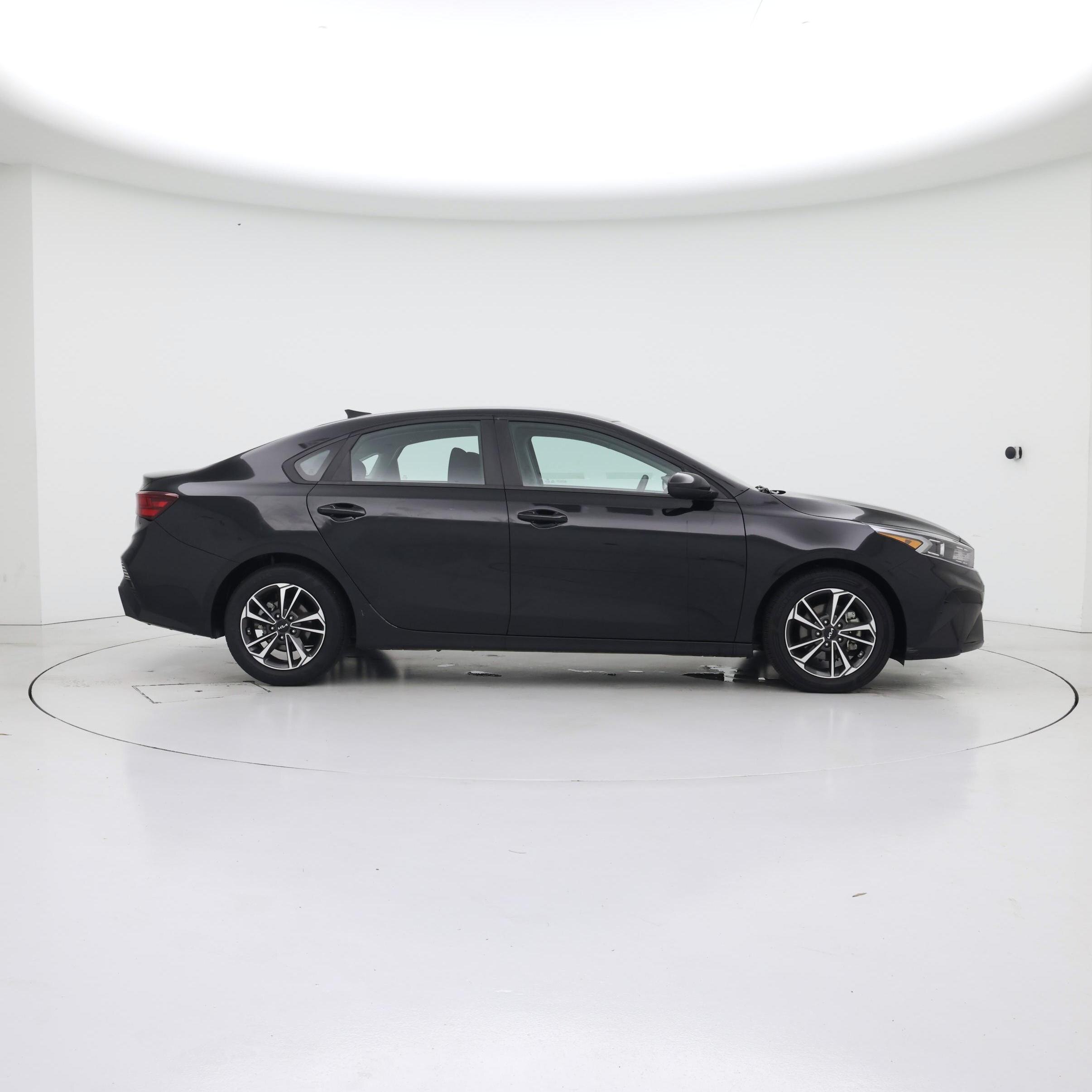 Thumbnail: 2024 Kia Forte - 7