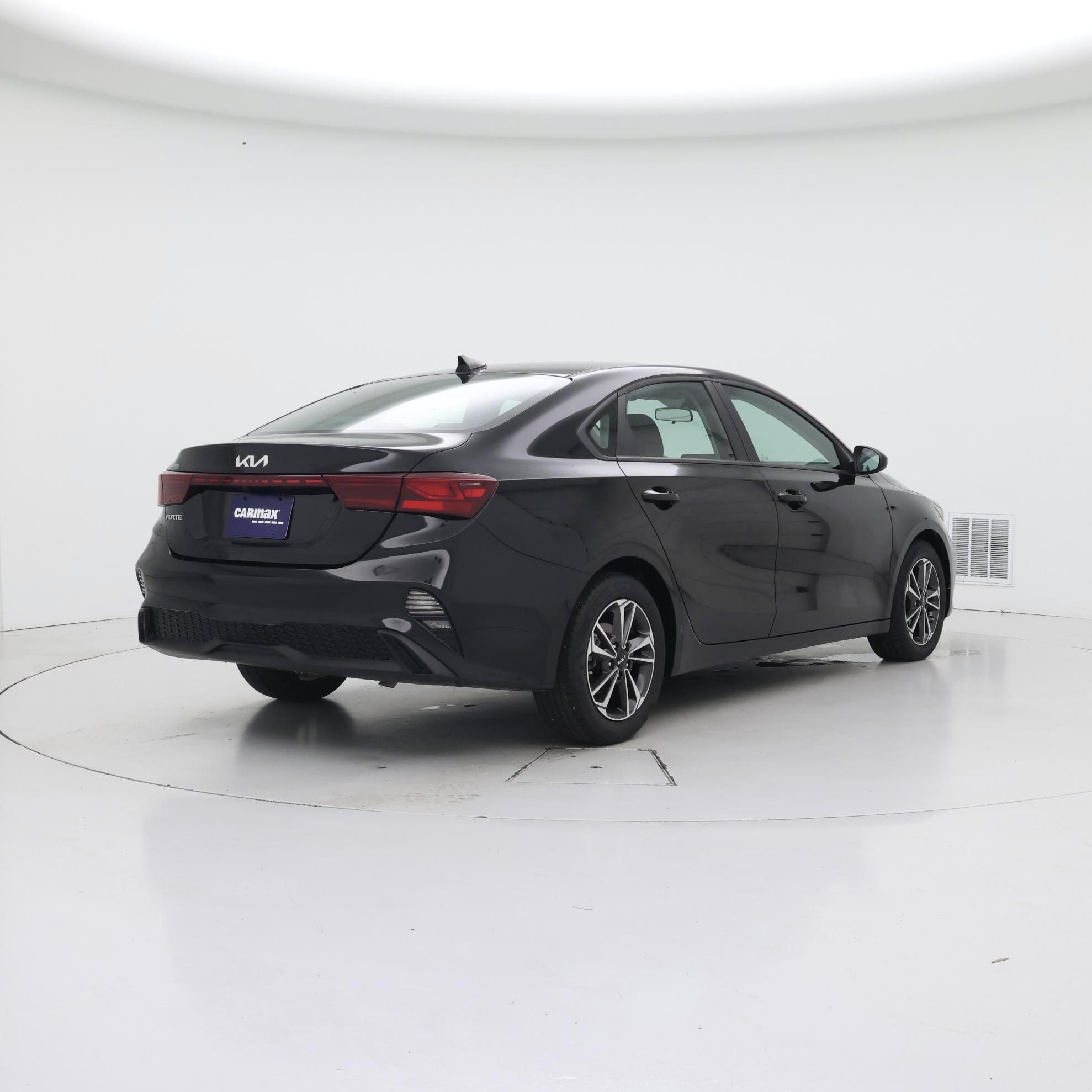 Thumbnail: 2024 Kia Forte - 8