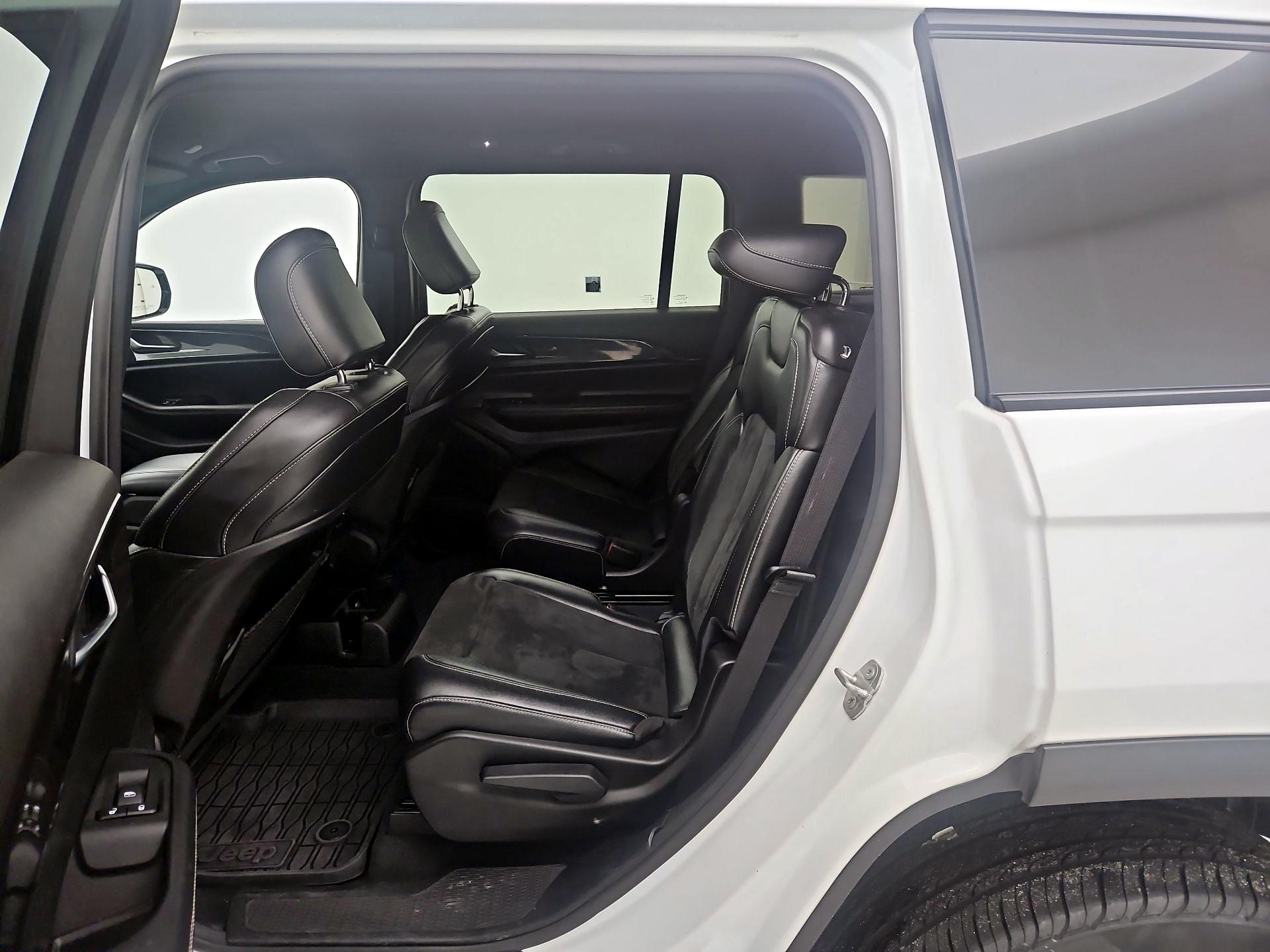 Thumbnail: 2023 Jeep Grand Cherokee L - 19