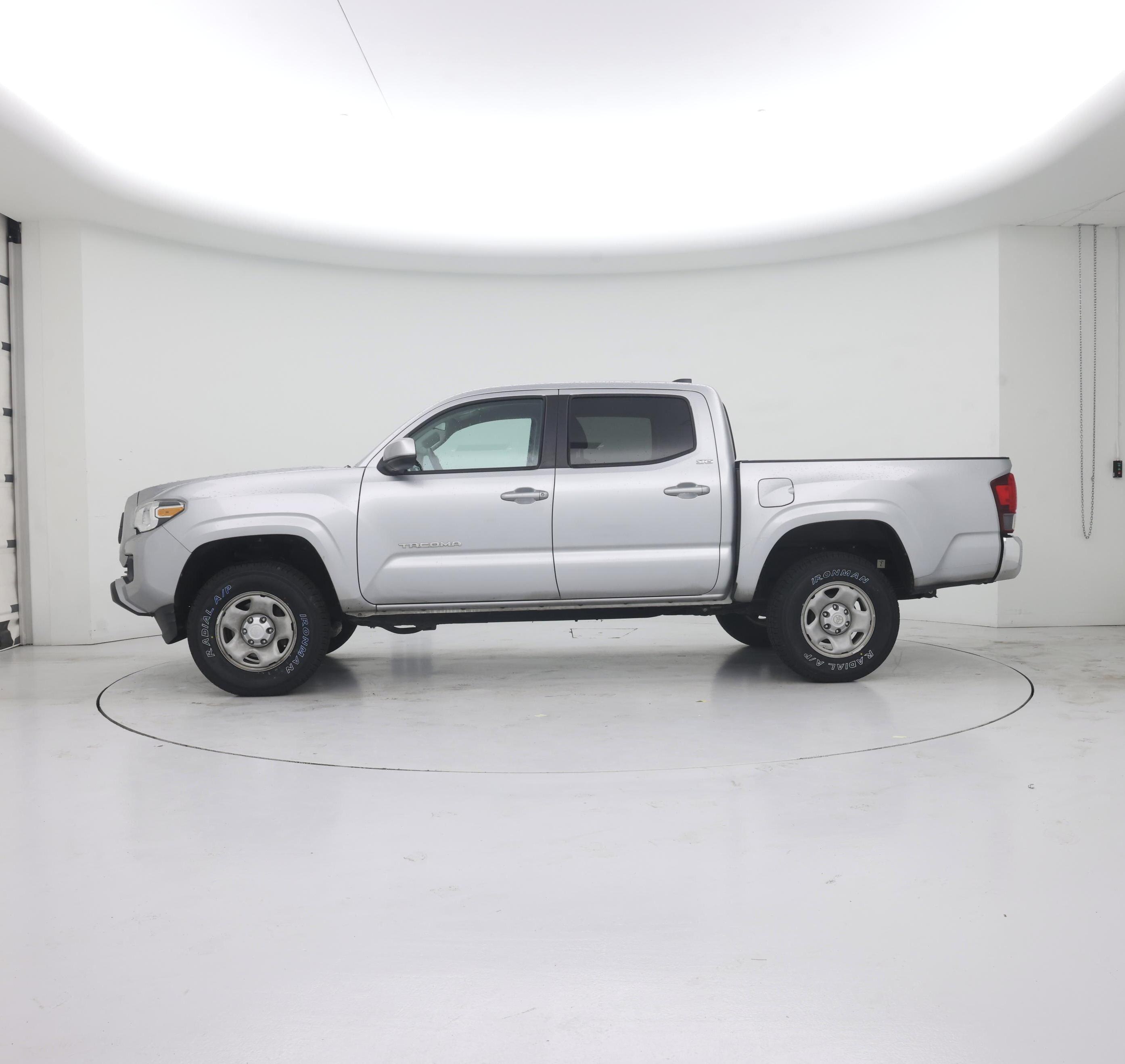Thumbnail: 2022 Toyota Tacoma - 3