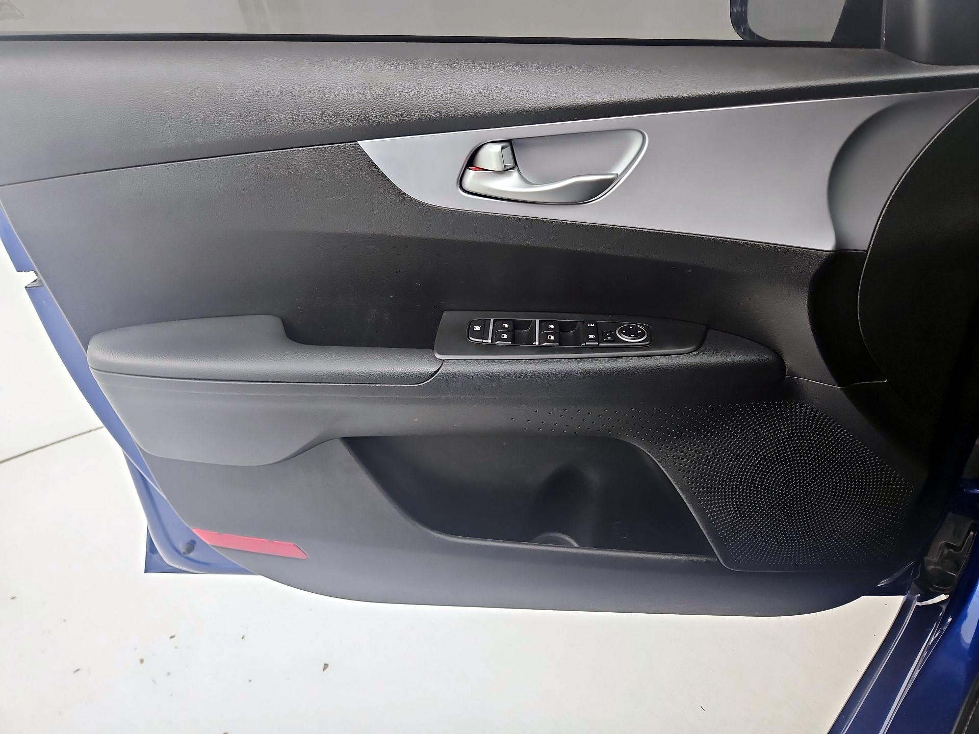 Thumbnail: 2024 Kia Forte - 10