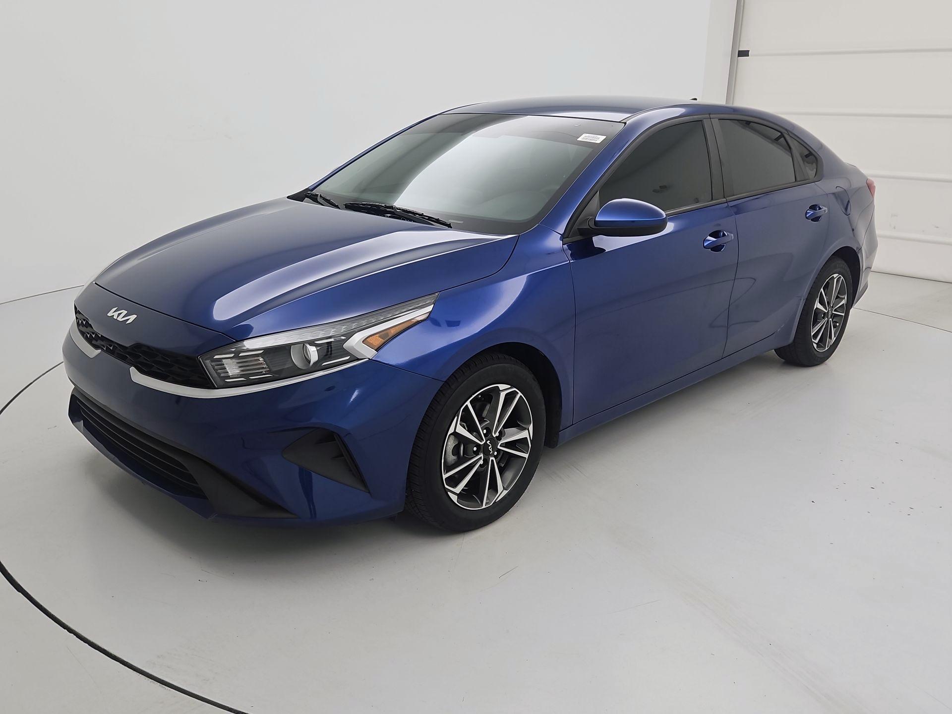Thumbnail: 2024 Kia Forte - 3