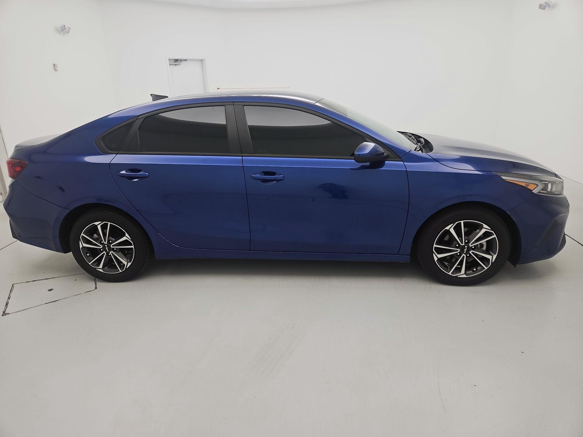 Thumbnail: 2024 Kia Forte - 4