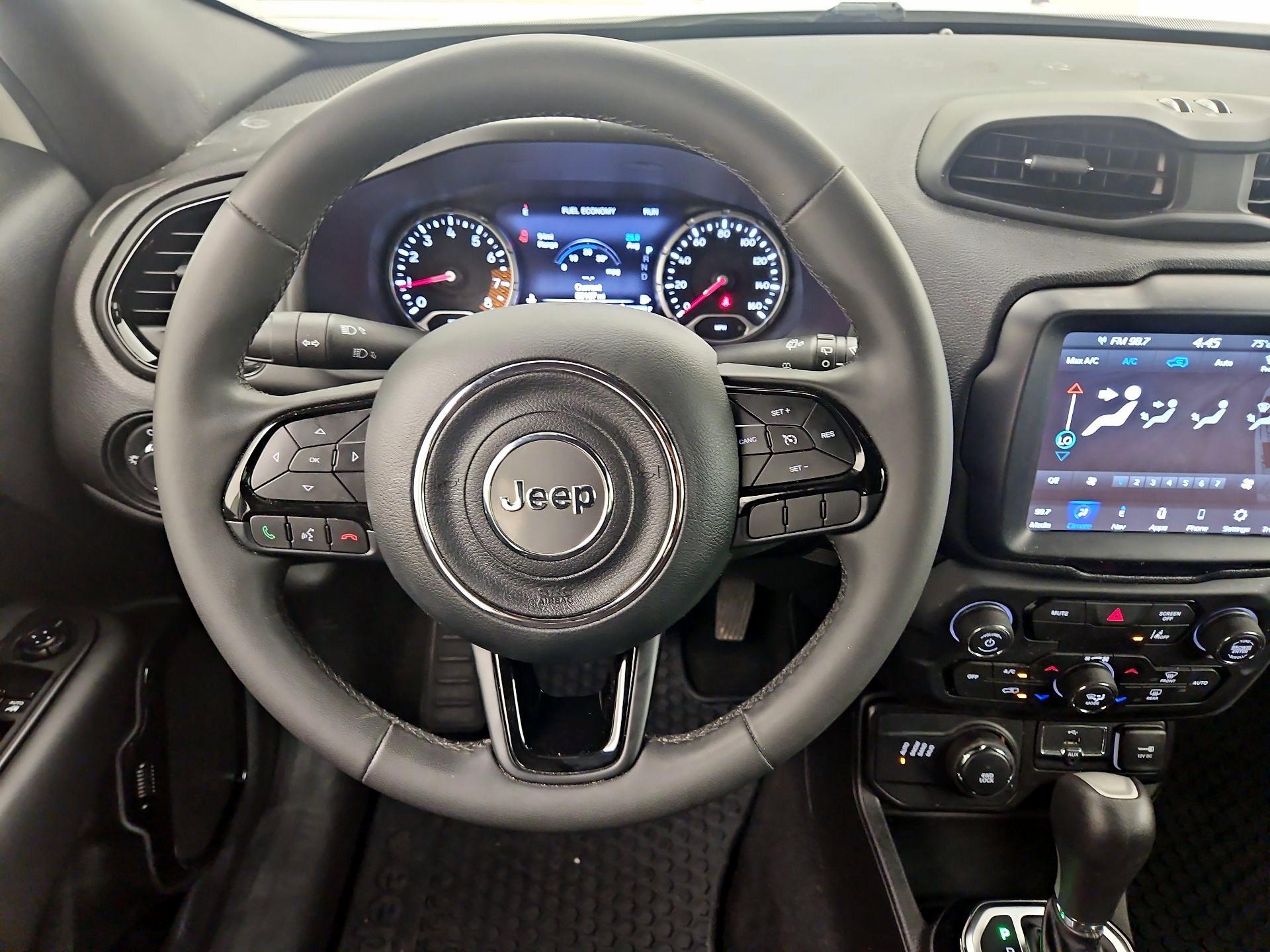 Thumbnail: 2022 Jeep Renegade - 10