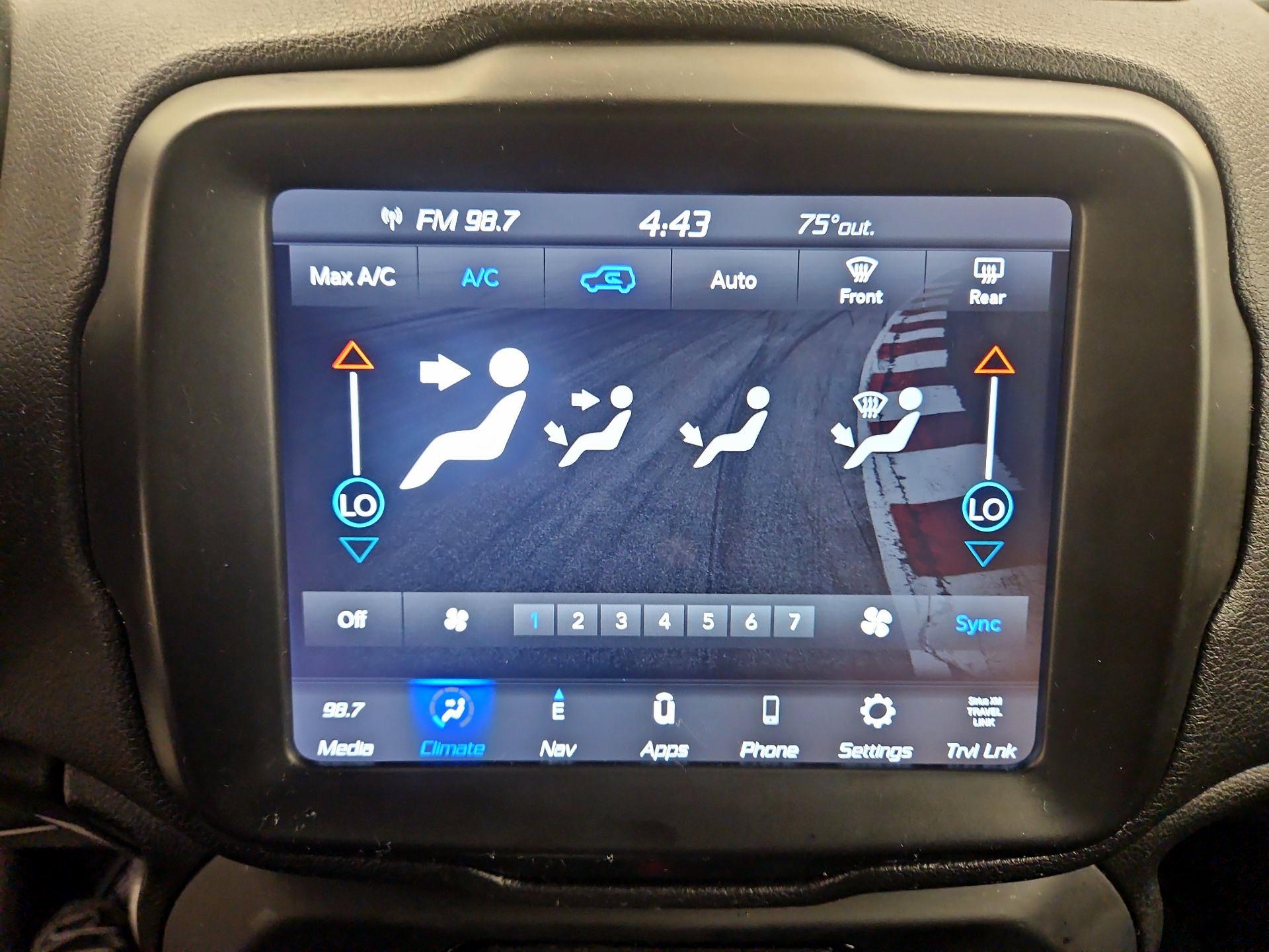 Thumbnail: 2022 Jeep Renegade - 15