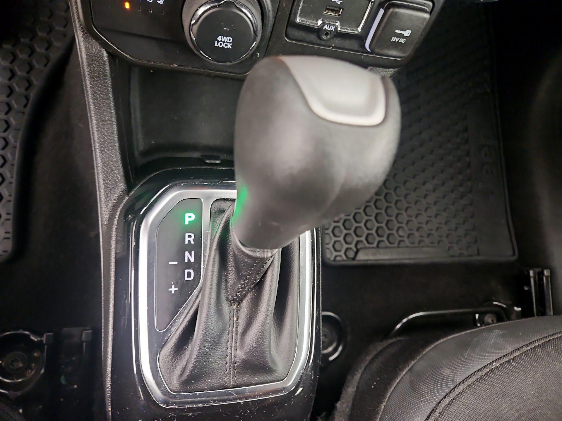 Thumbnail: 2022 Jeep Renegade - 17
