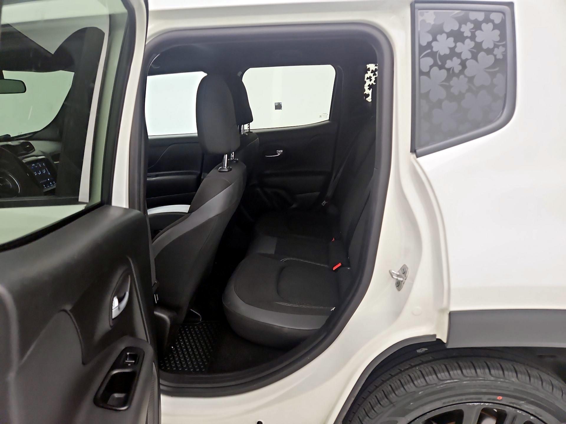 Thumbnail: 2022 Jeep Renegade - 19