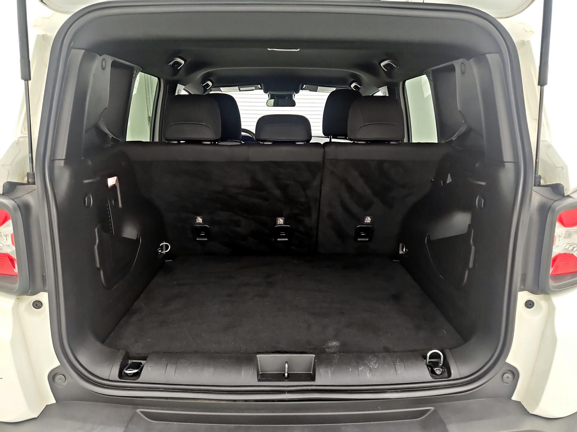Thumbnail: 2022 Jeep Renegade - 20