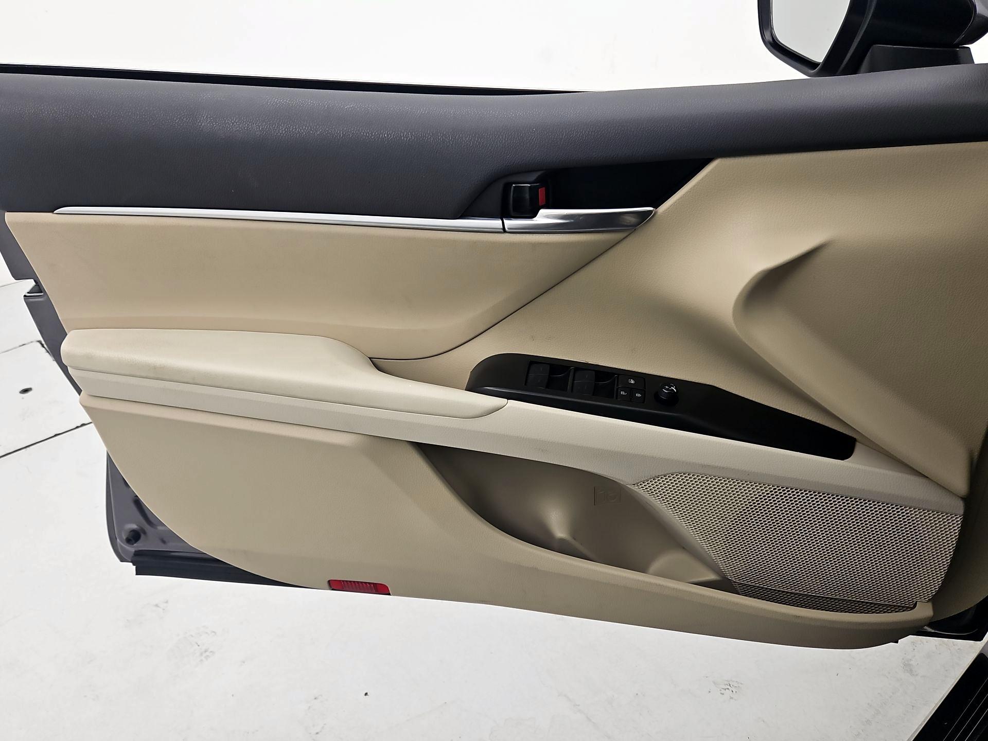 Thumbnail: 2023 Toyota Camry - 12