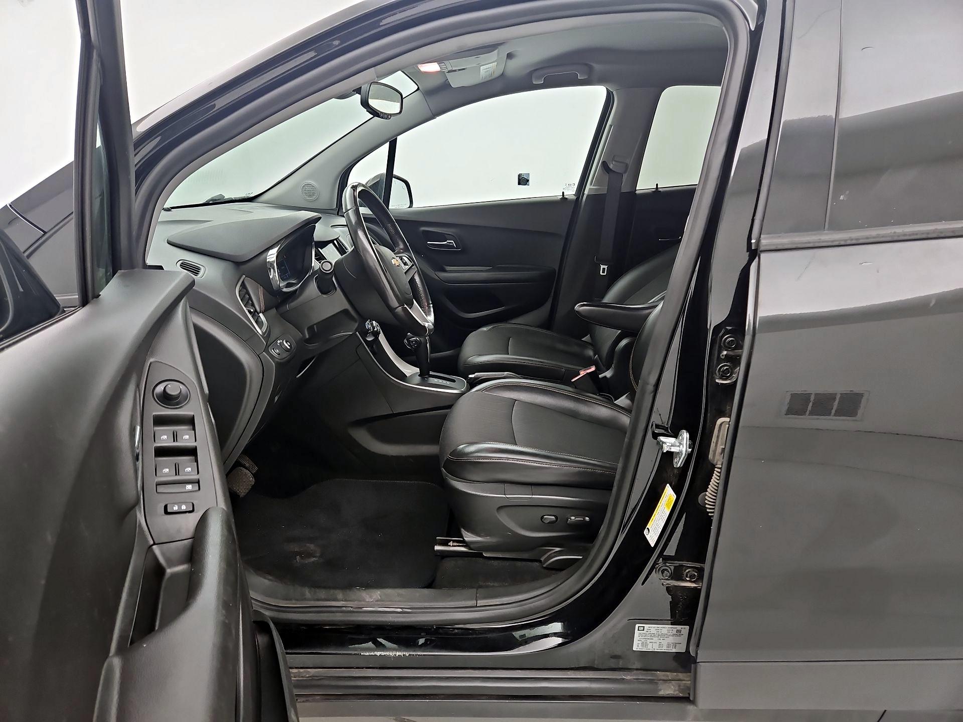 Thumbnail: 2022 Chevrolet Trax - 11