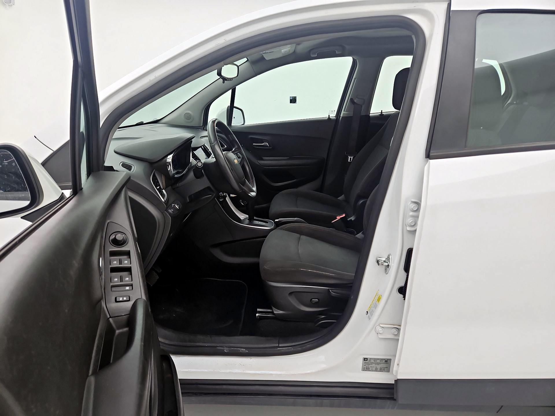 Thumbnail: 2021 Chevrolet Trax - 11
