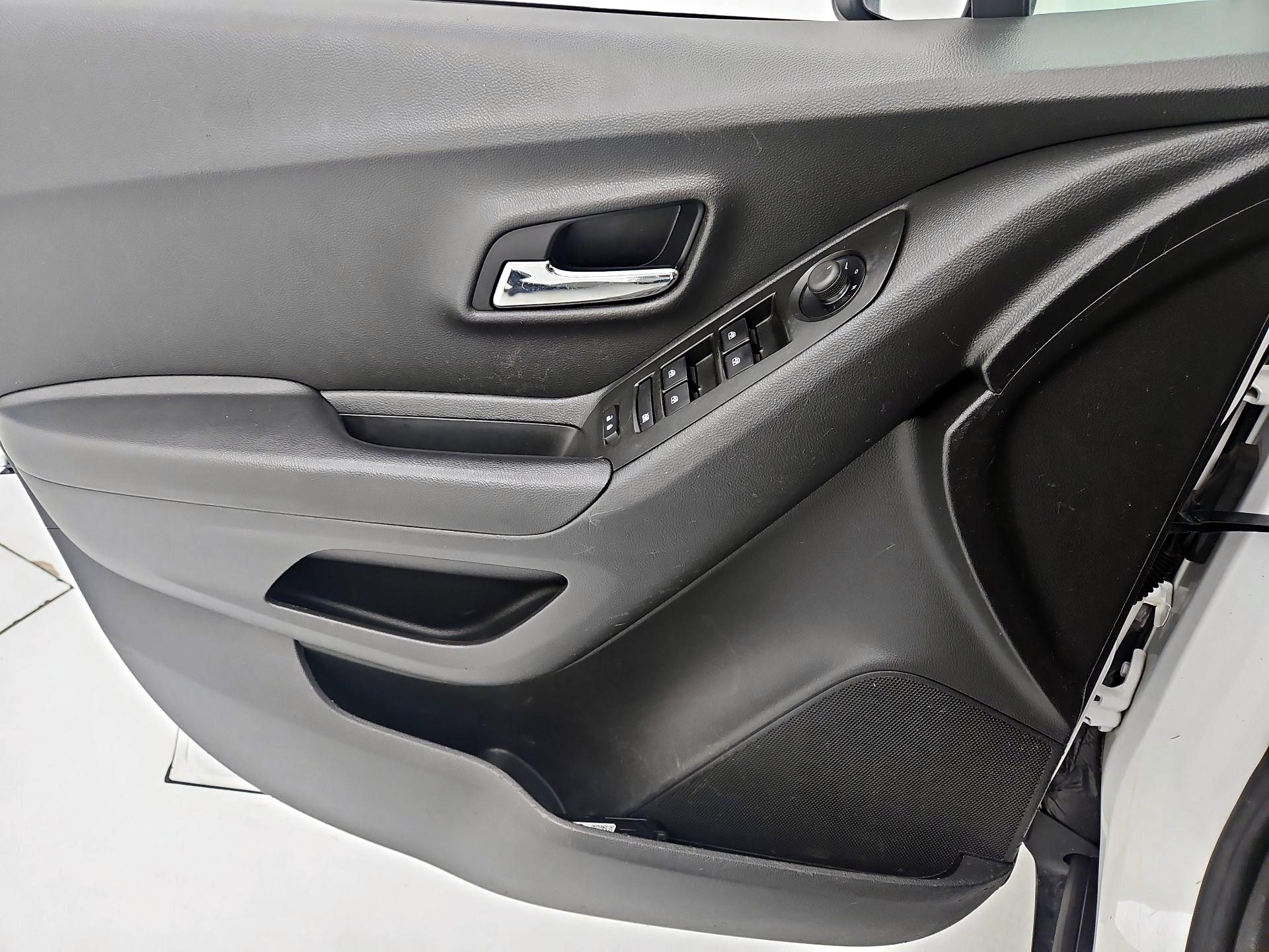 Thumbnail: 2021 Chevrolet Trax - 12