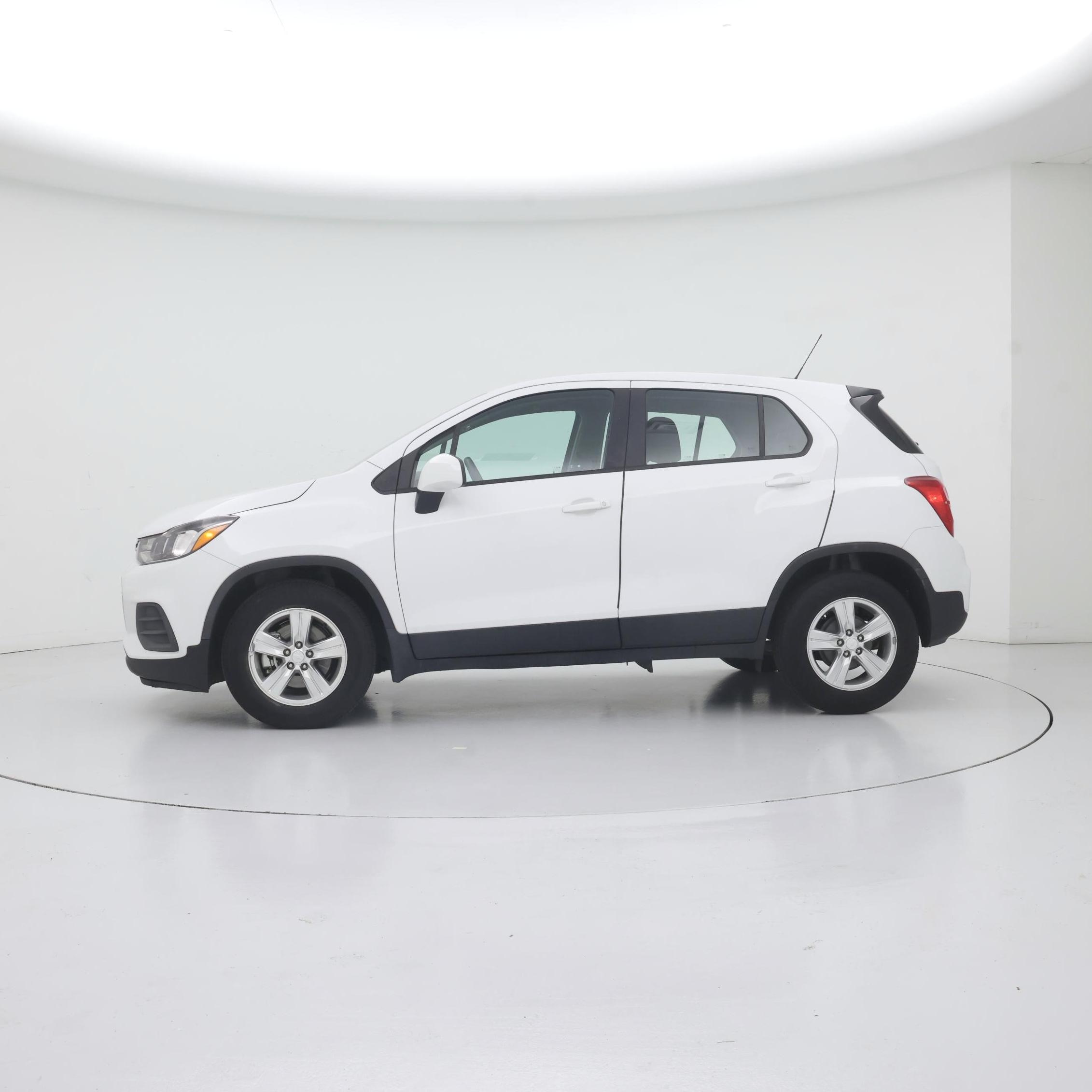 Thumbnail: 2021 Chevrolet Trax - 3