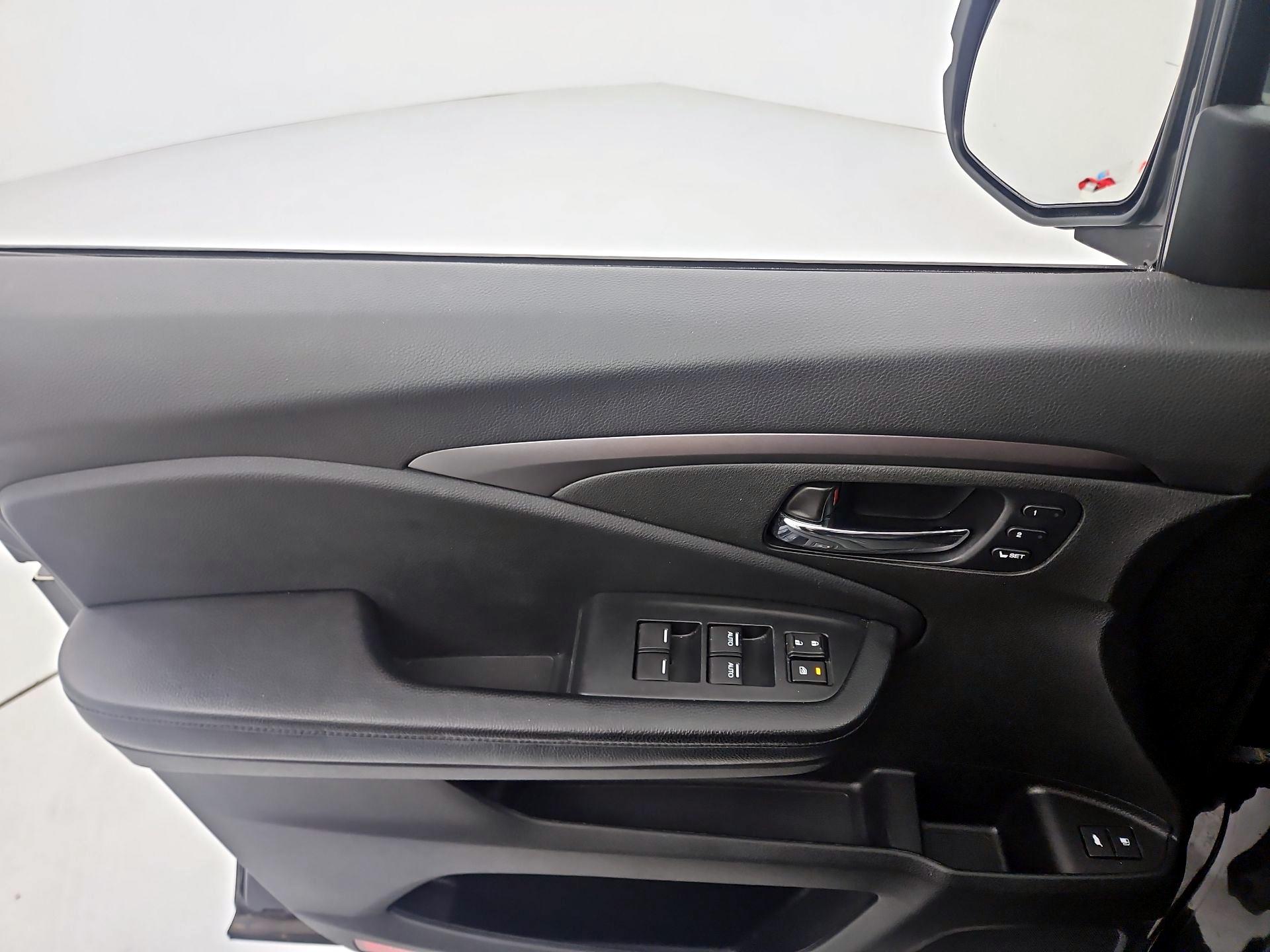 Thumbnail: 2020 Honda Pilot - 12