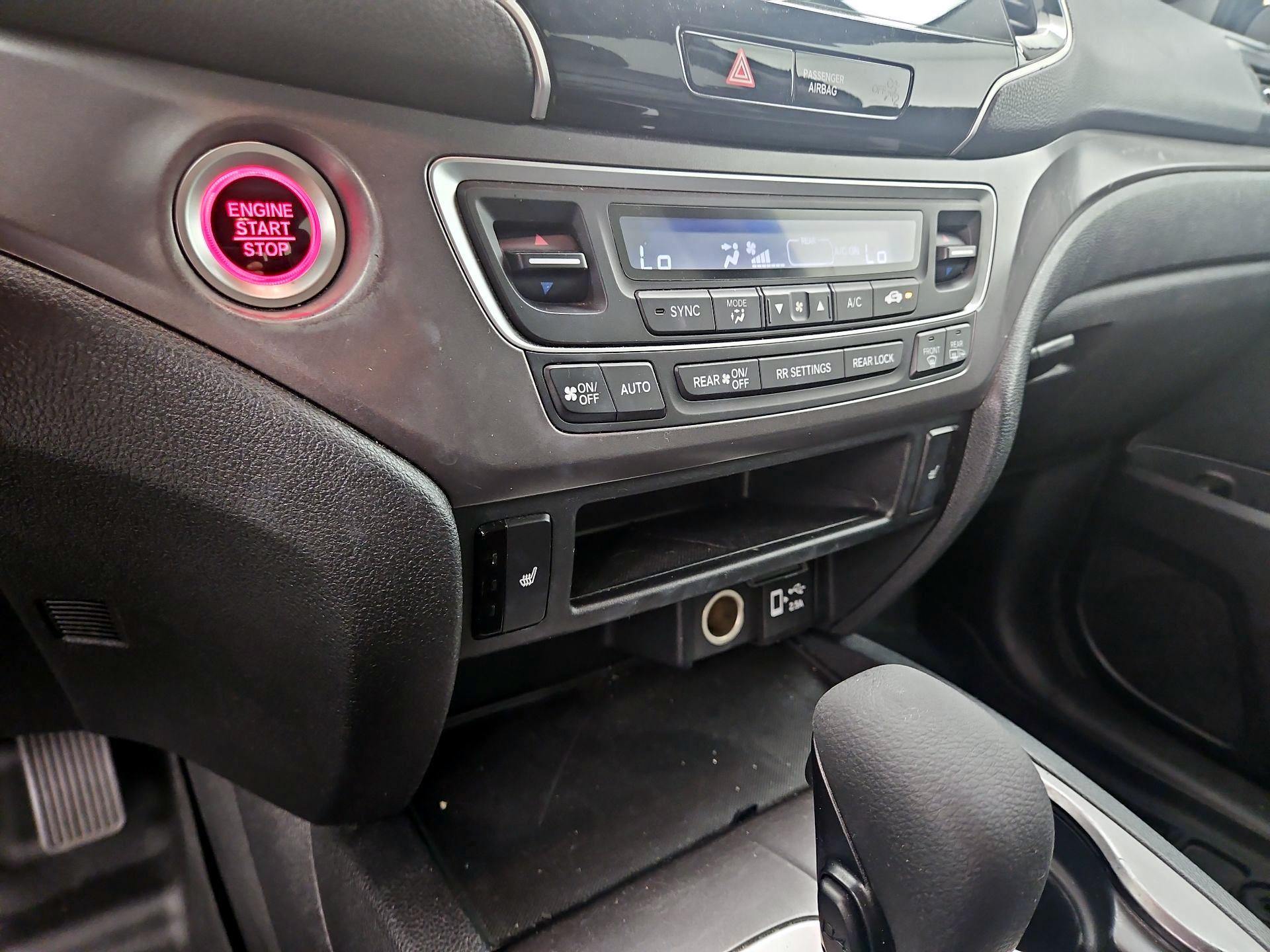 Thumbnail: 2020 Honda Pilot - 16