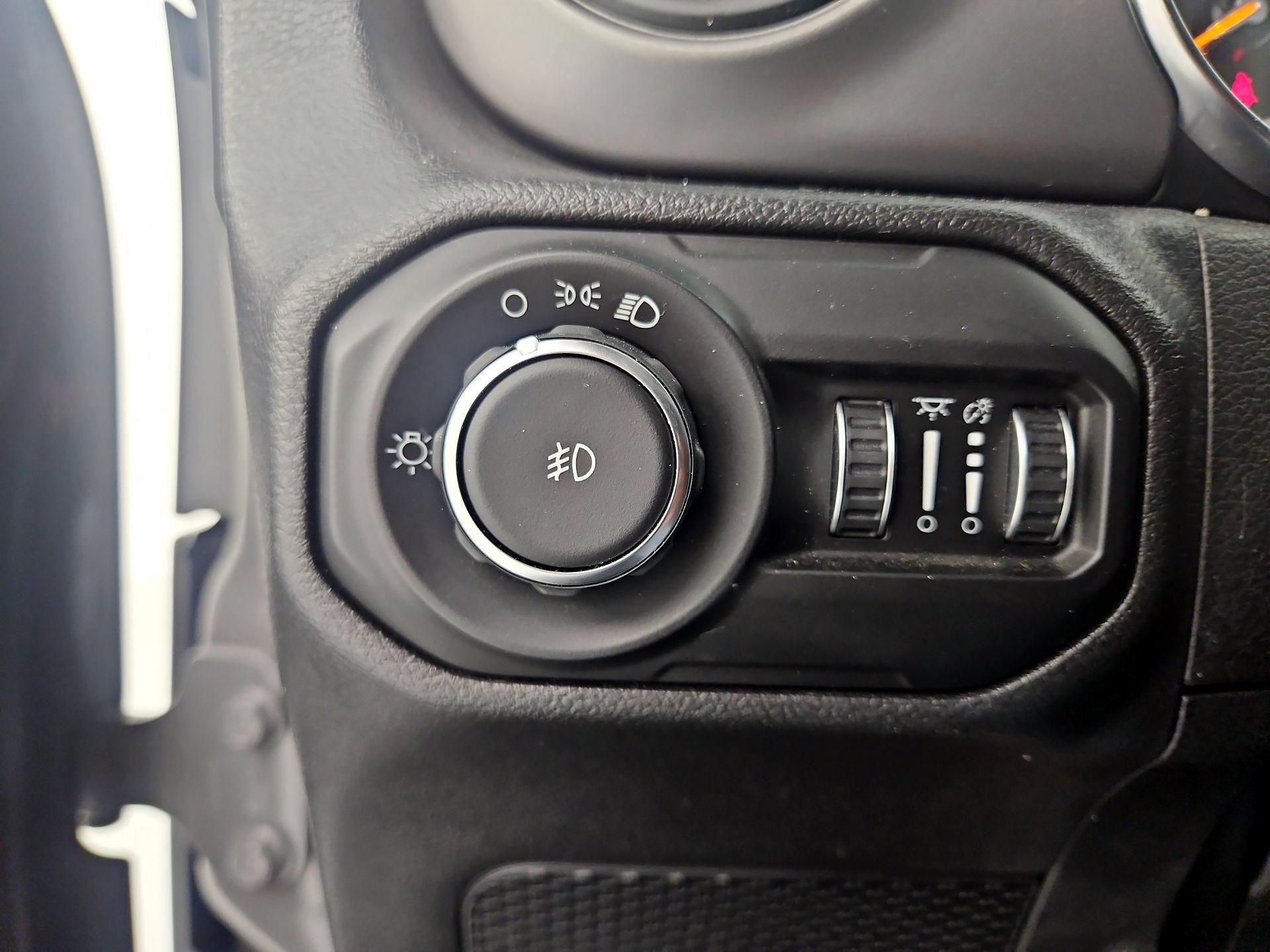 Thumbnail: 2022 Jeep Wrangler - 13
