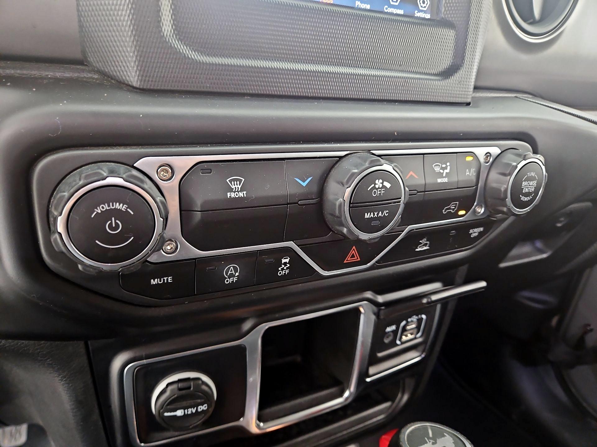 Thumbnail: 2022 Jeep Wrangler - 16