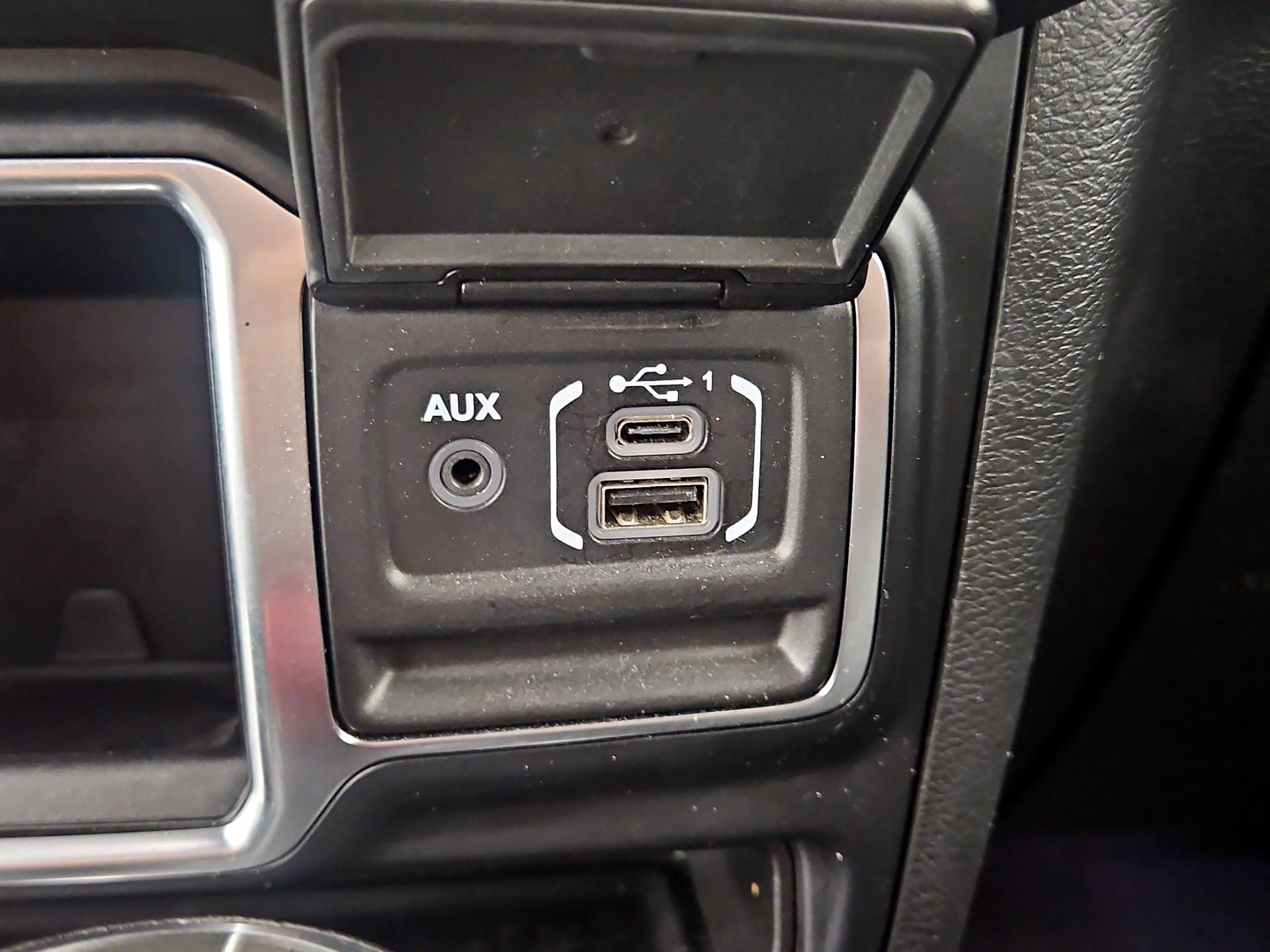 Thumbnail: 2022 Jeep Wrangler - 18