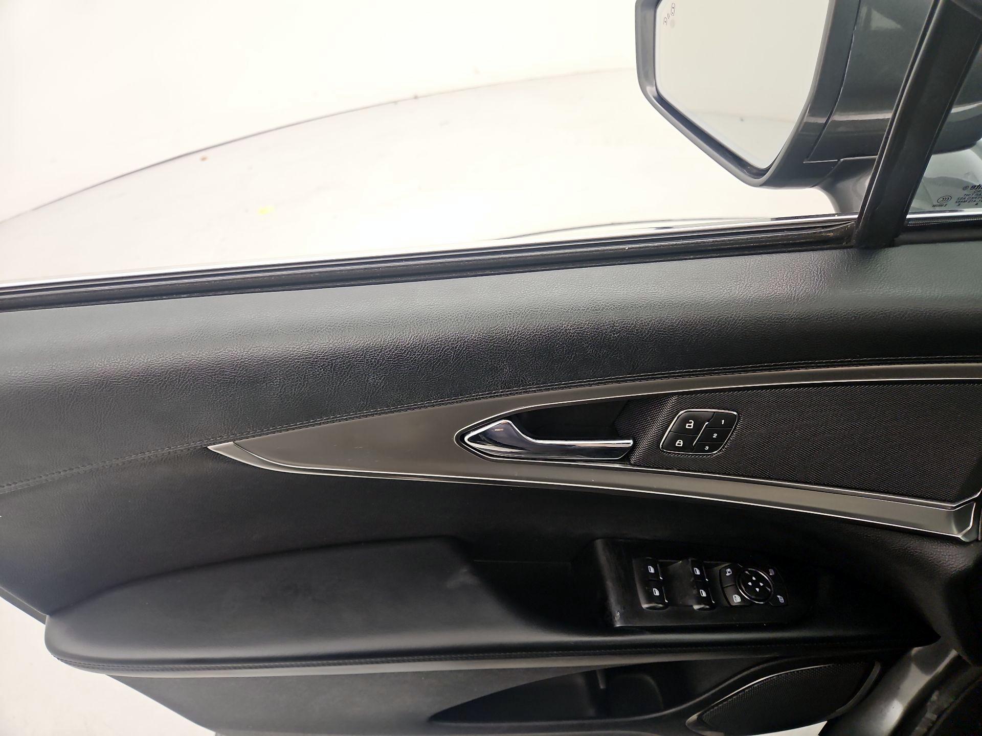 Thumbnail: 2019 Lincoln Nautilus - 12