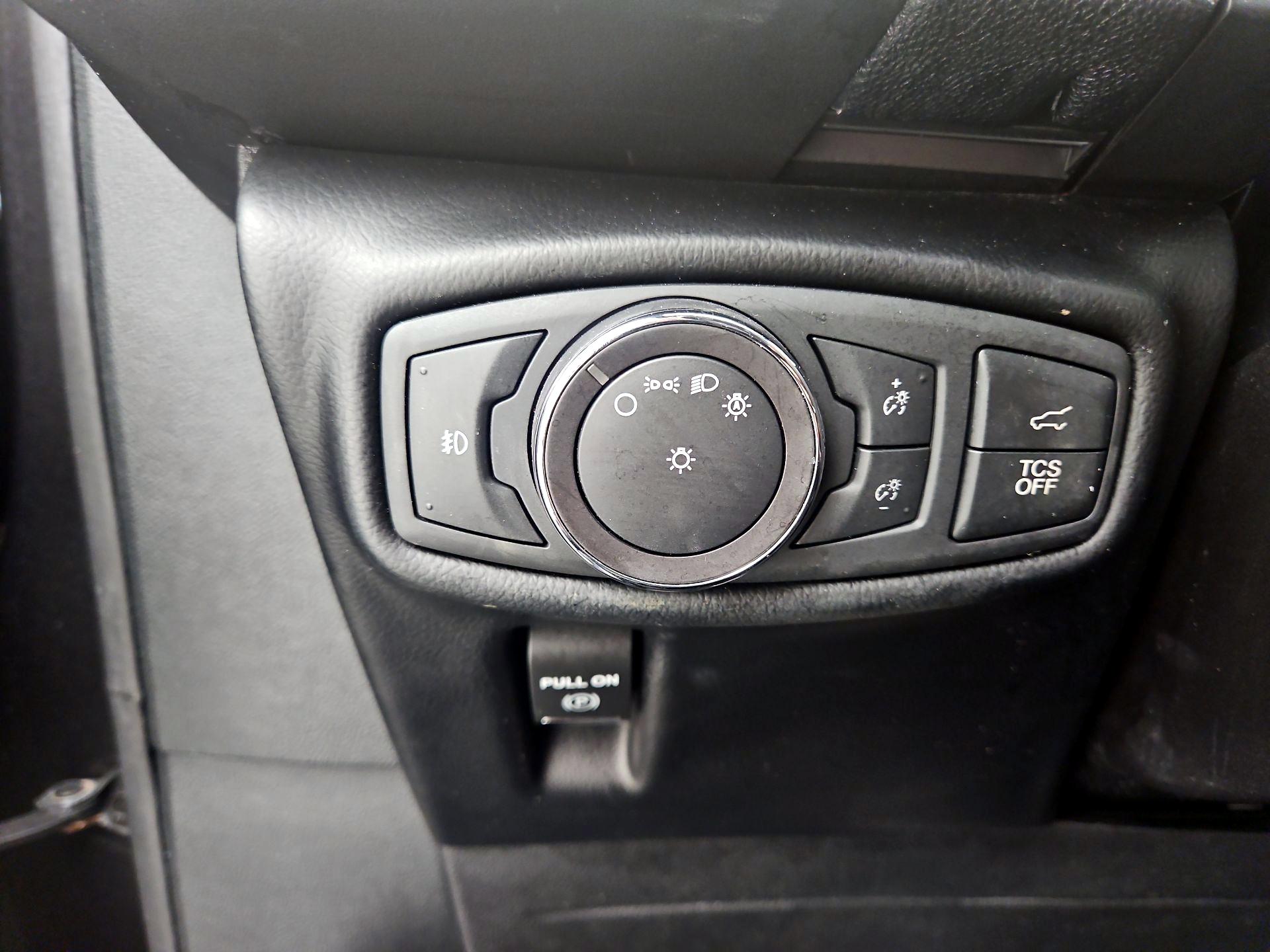 Thumbnail: 2019 Lincoln Nautilus - 13