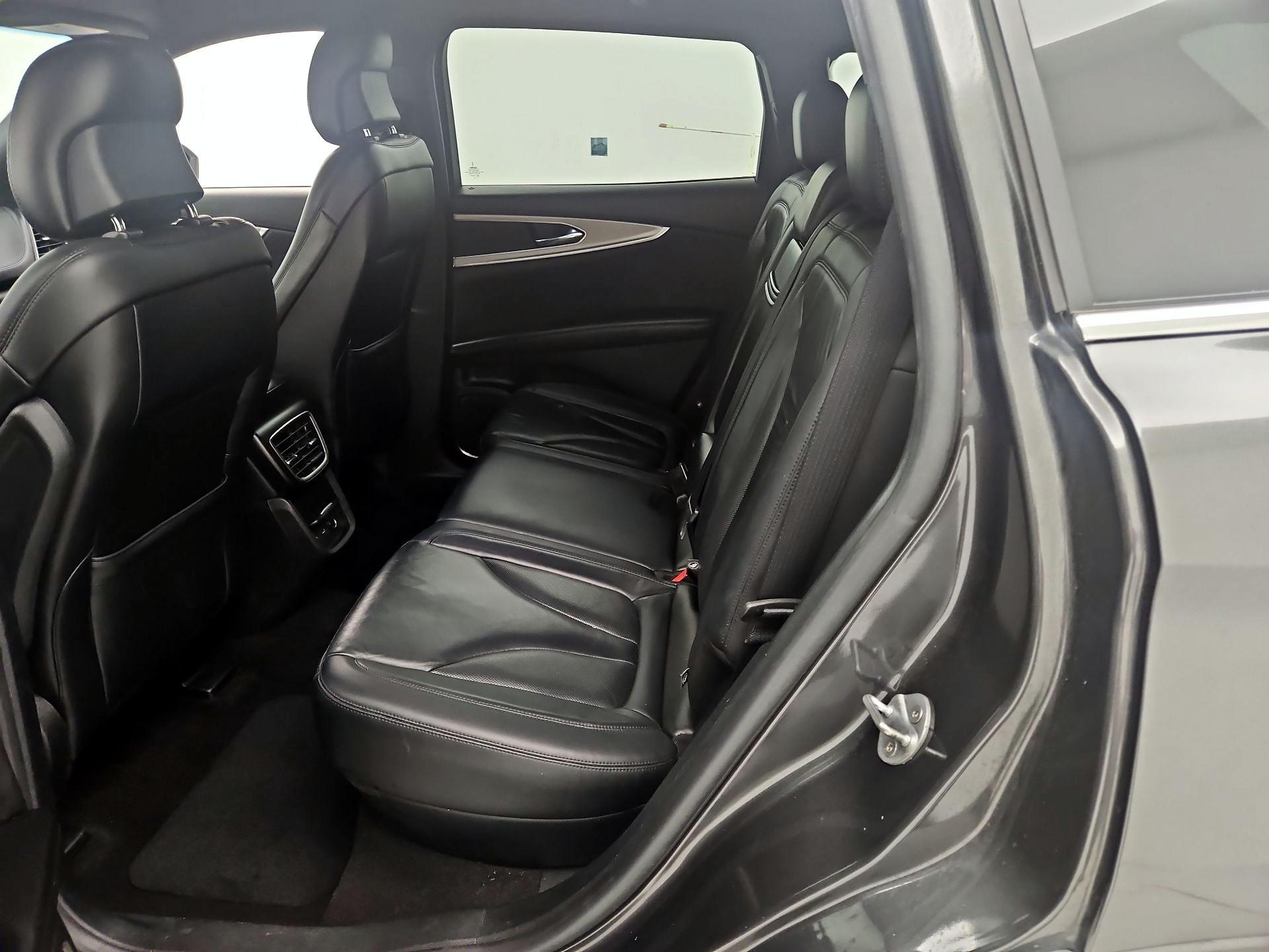 Thumbnail: 2019 Lincoln Nautilus - 20
